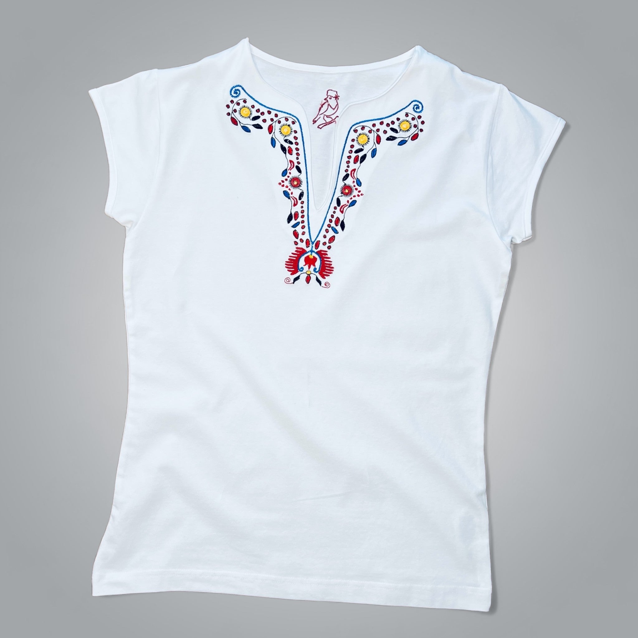 Тениска с V-деколте "Плодородие"