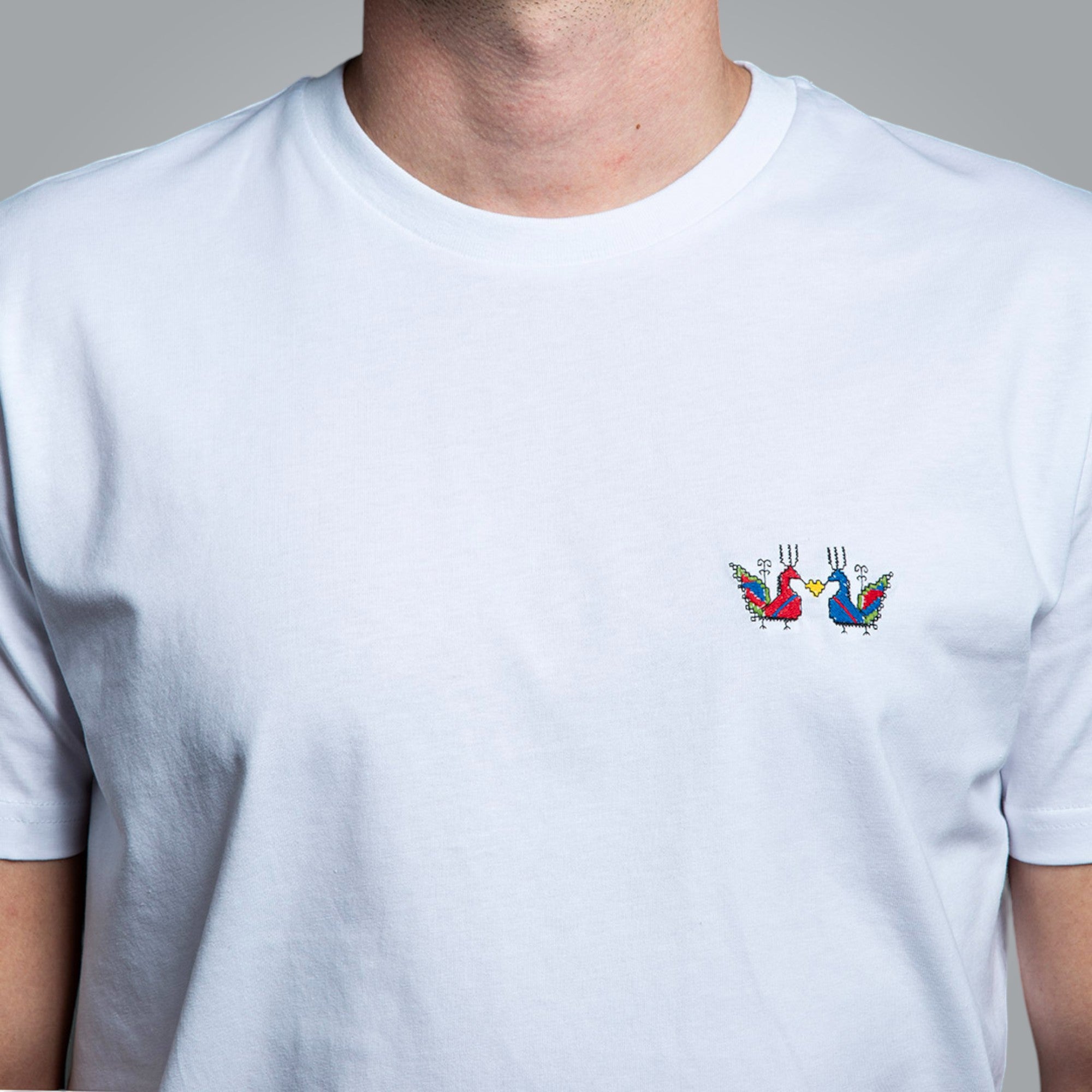 Тениска с детайл "Петли"