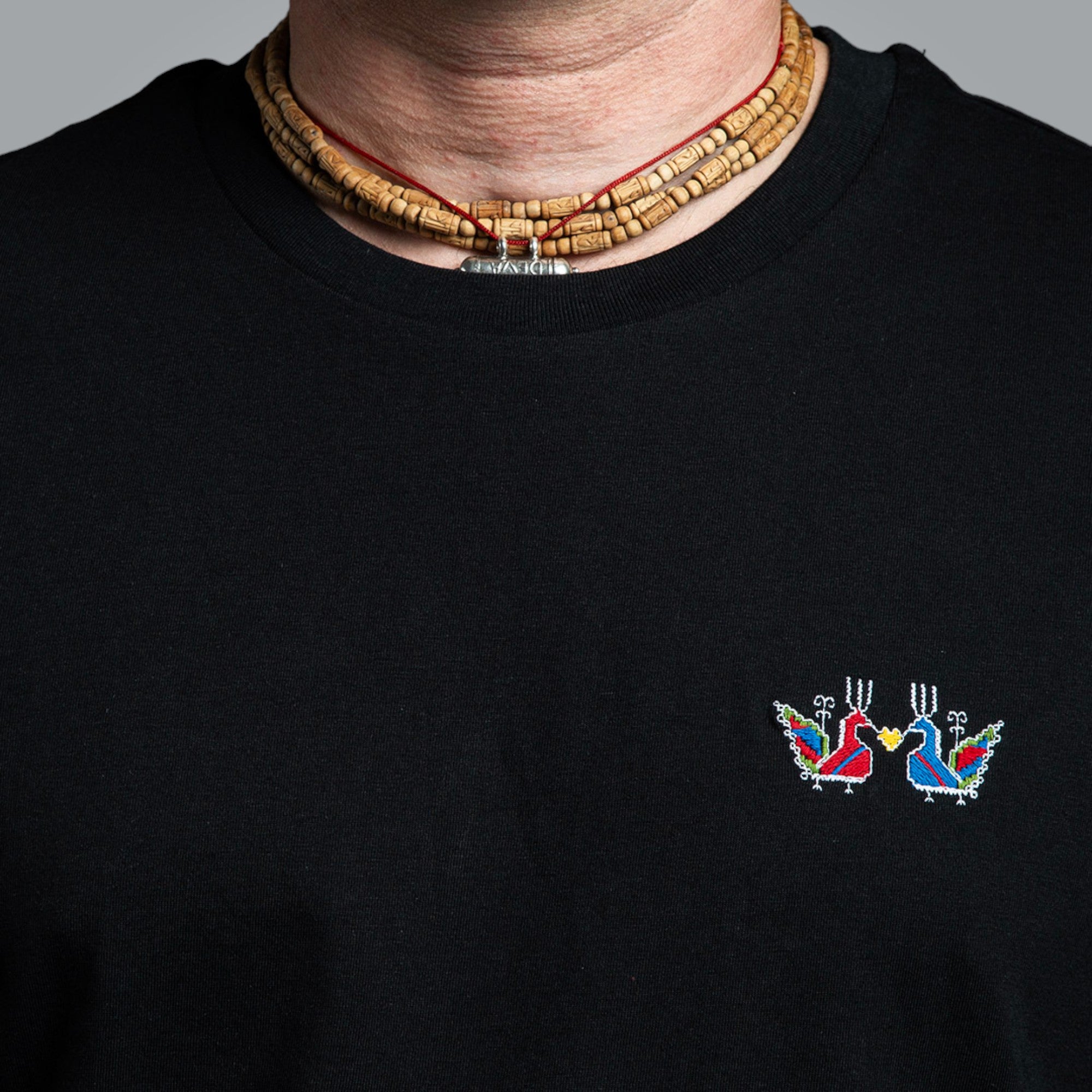 Тениска с детайл "Петли"