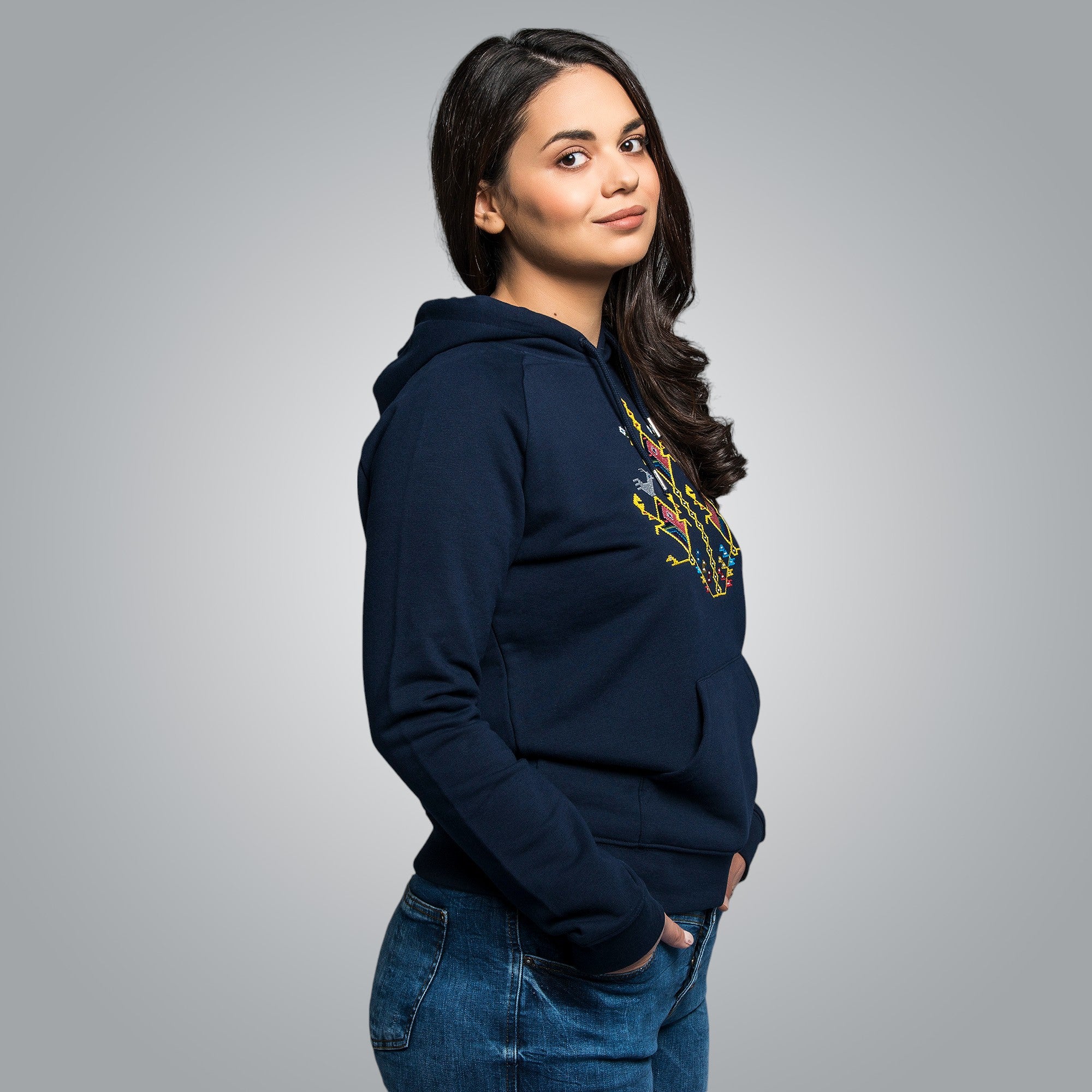 Дамска блуза с качулка "Пилета"