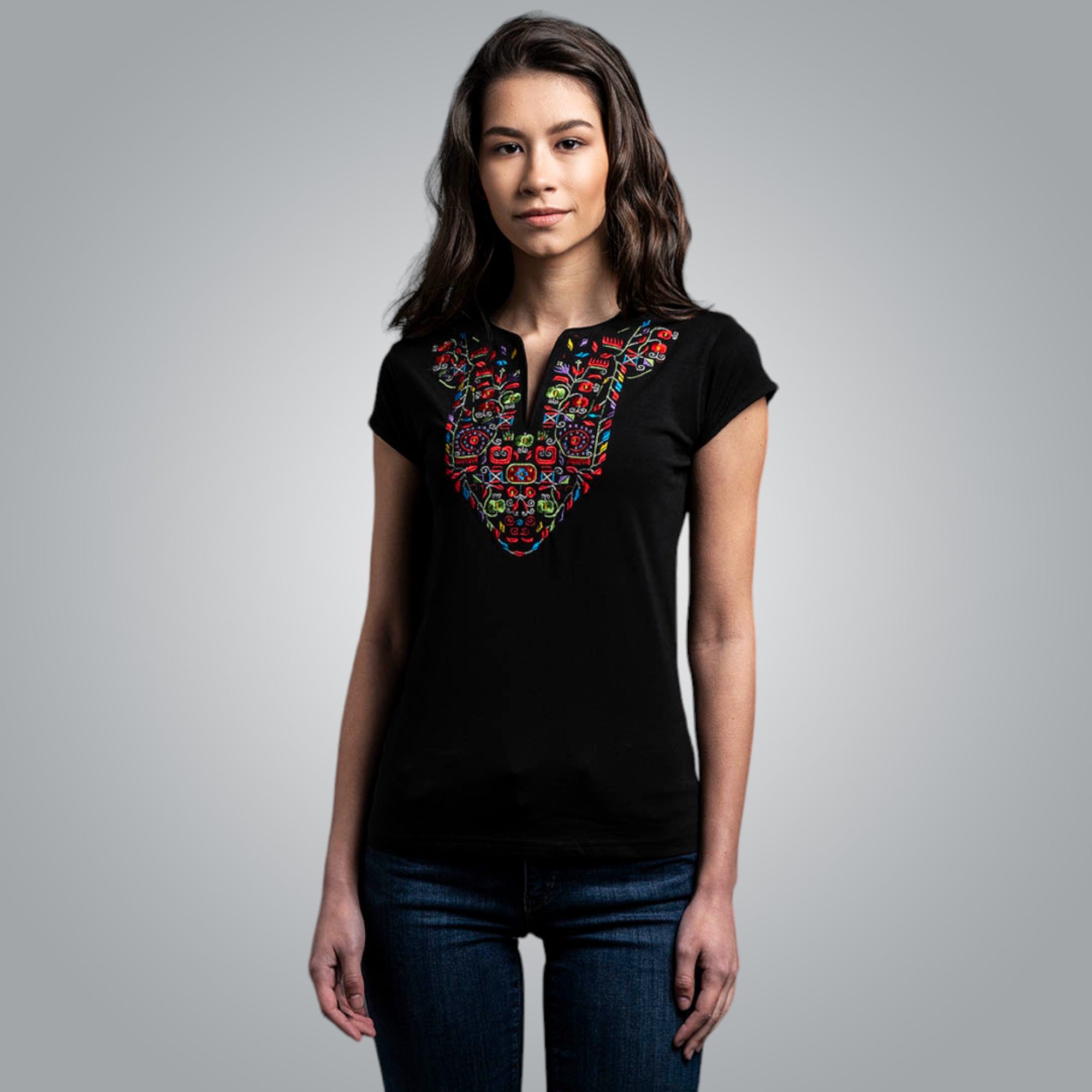 Тениска с V-деколте "Плодовете на живота"