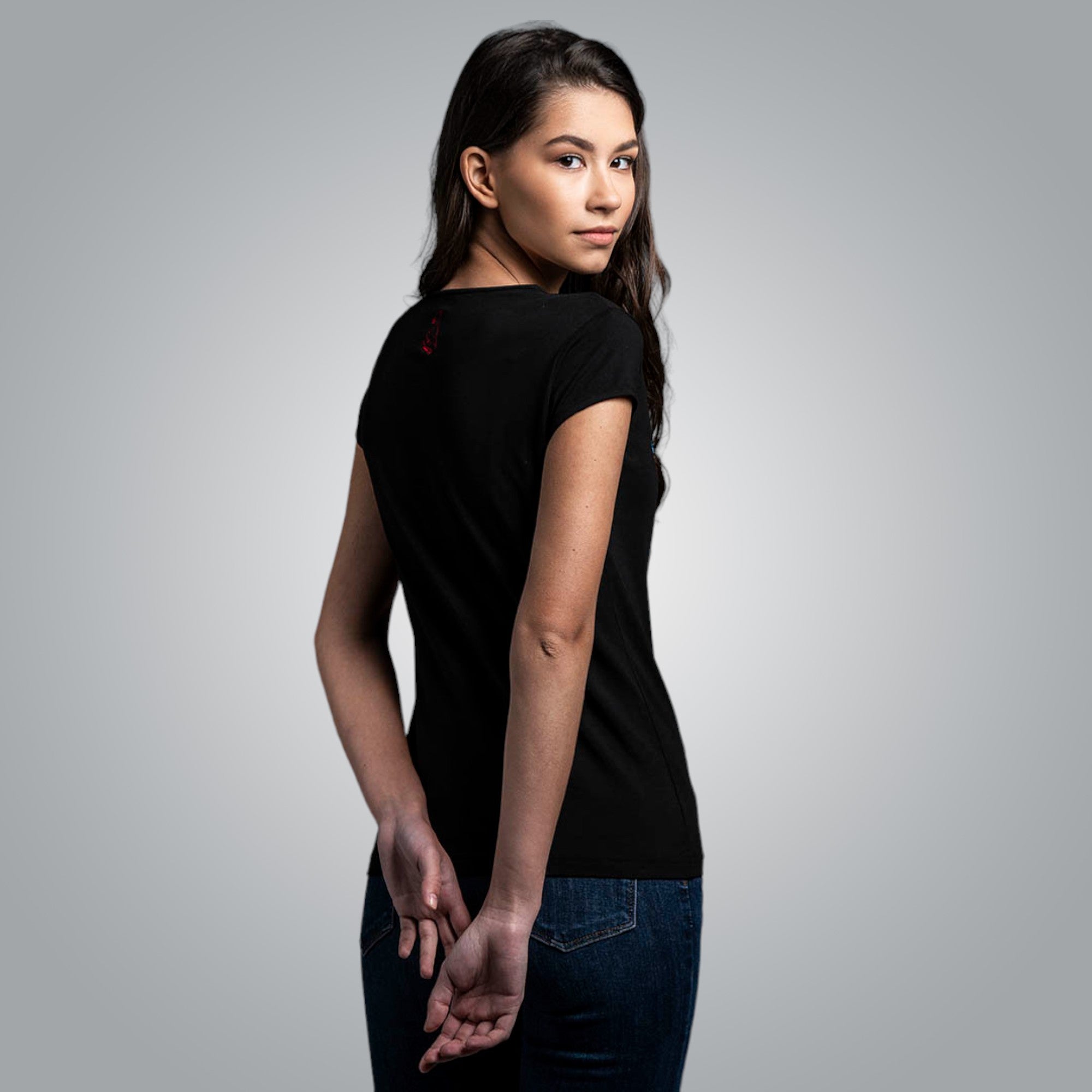 Тениска с V-деколте "Плодовете на живота"