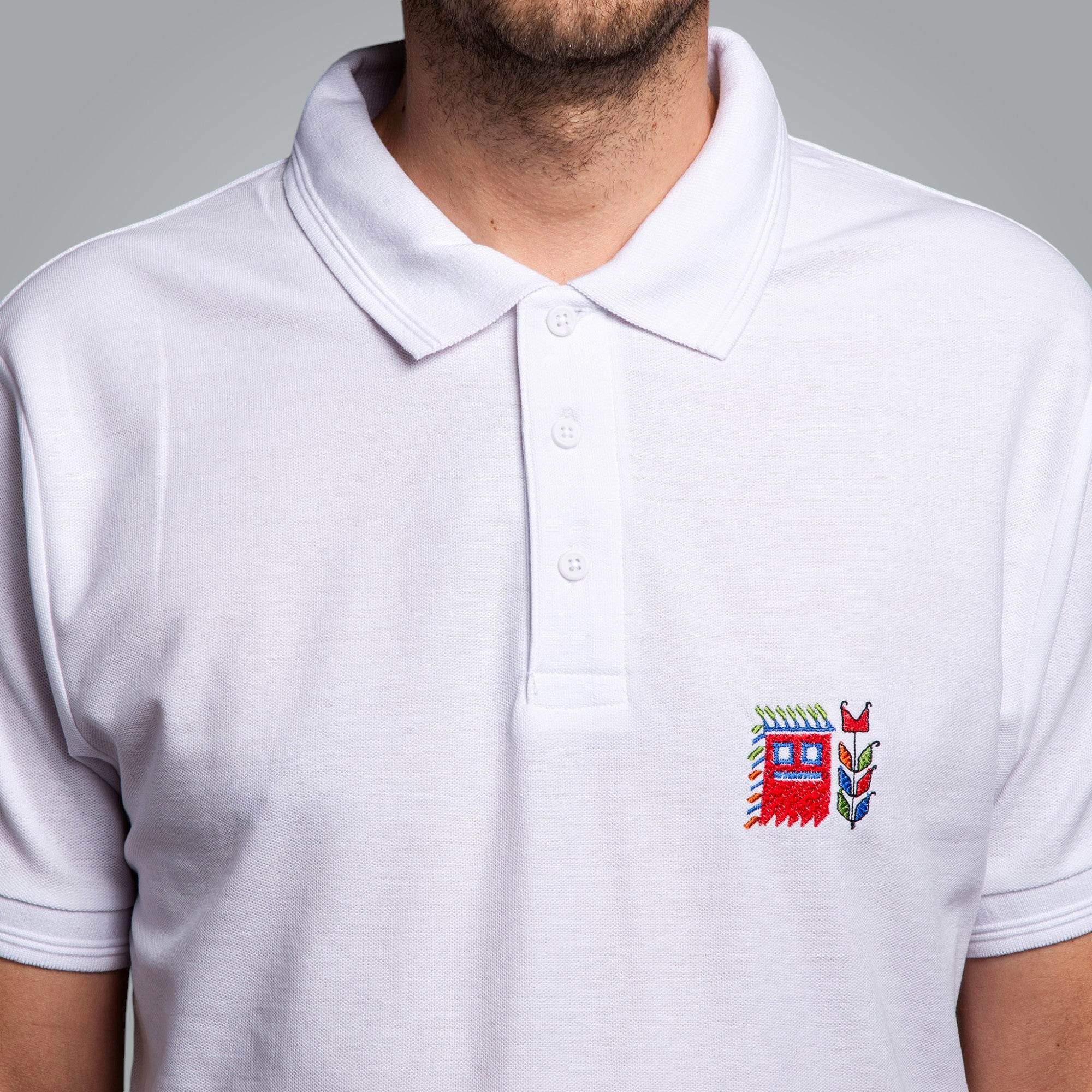 Тениска с яка с детайл "Кукер"