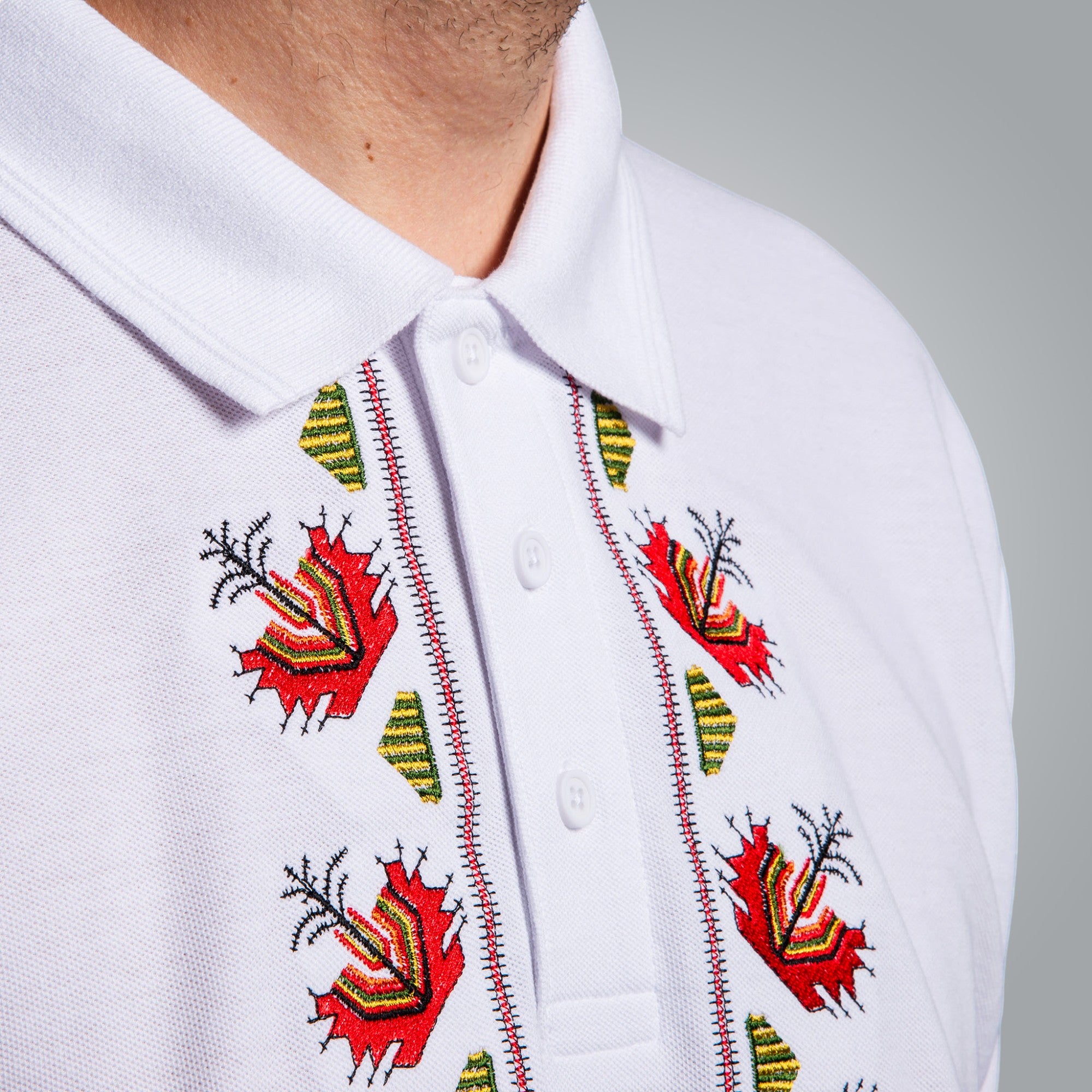 Тениска с яка "Китка"