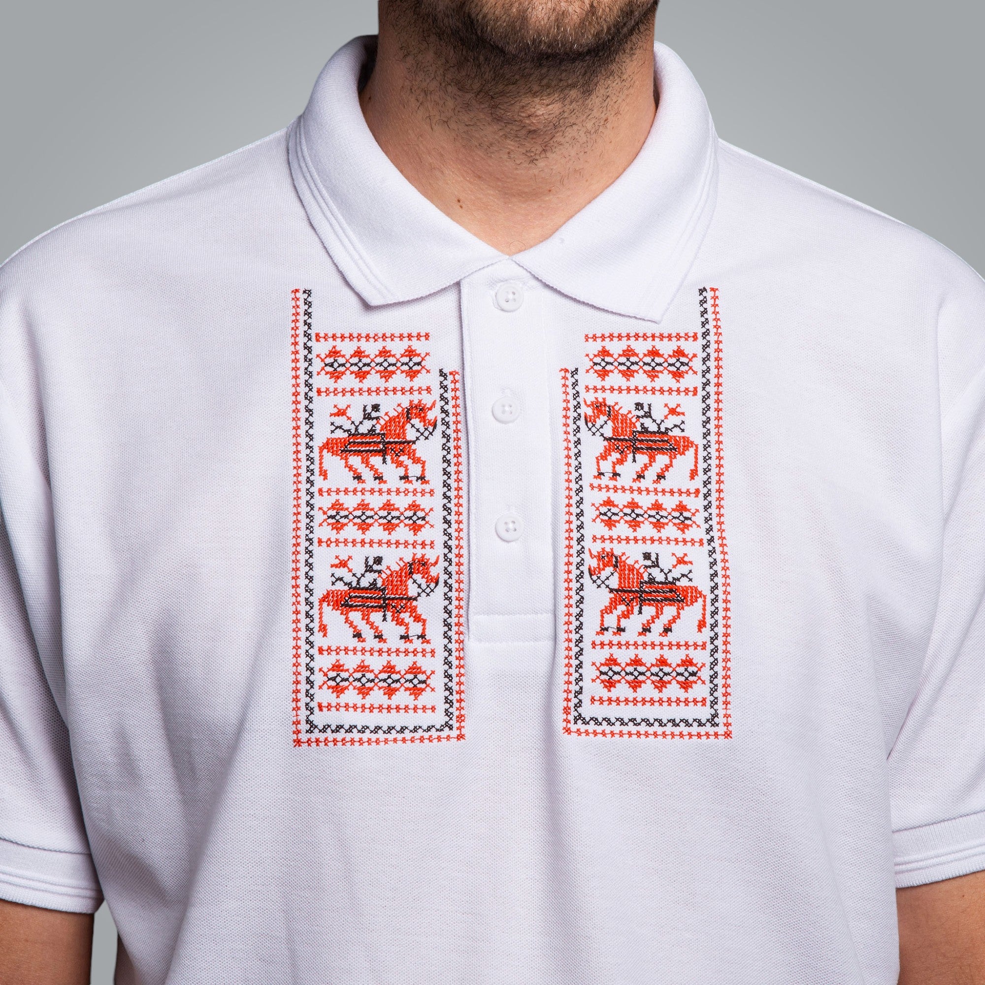 Тениска с яка "Кончета"