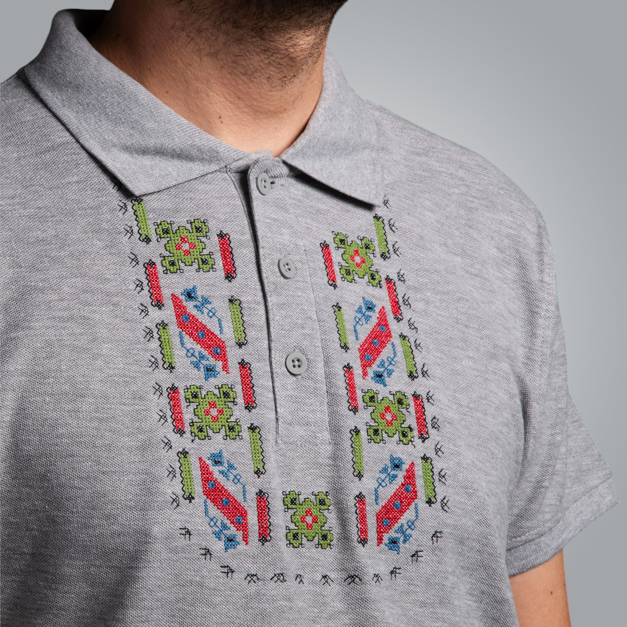 Тениска с яка "Защита"