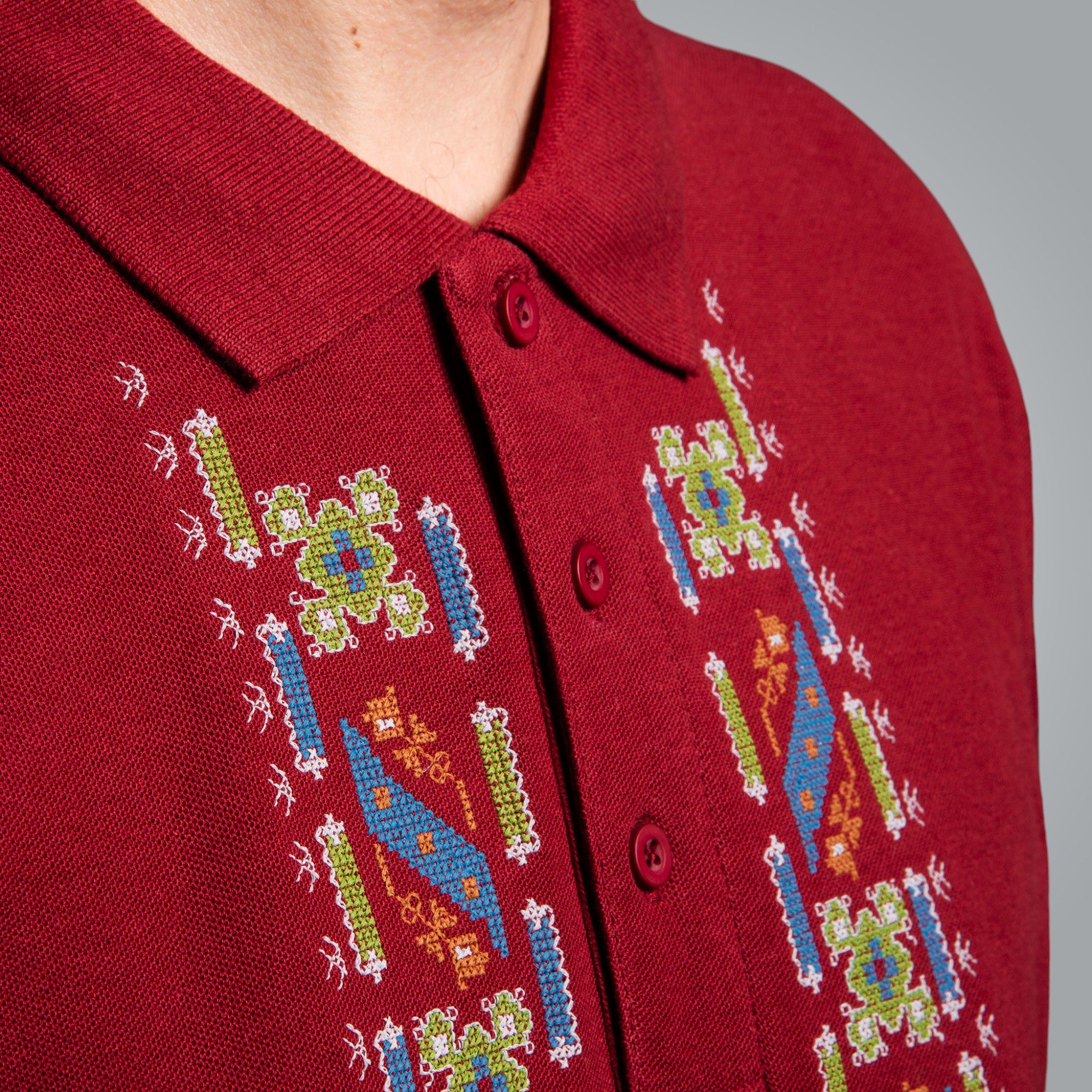 Тениска с яка "Защита"