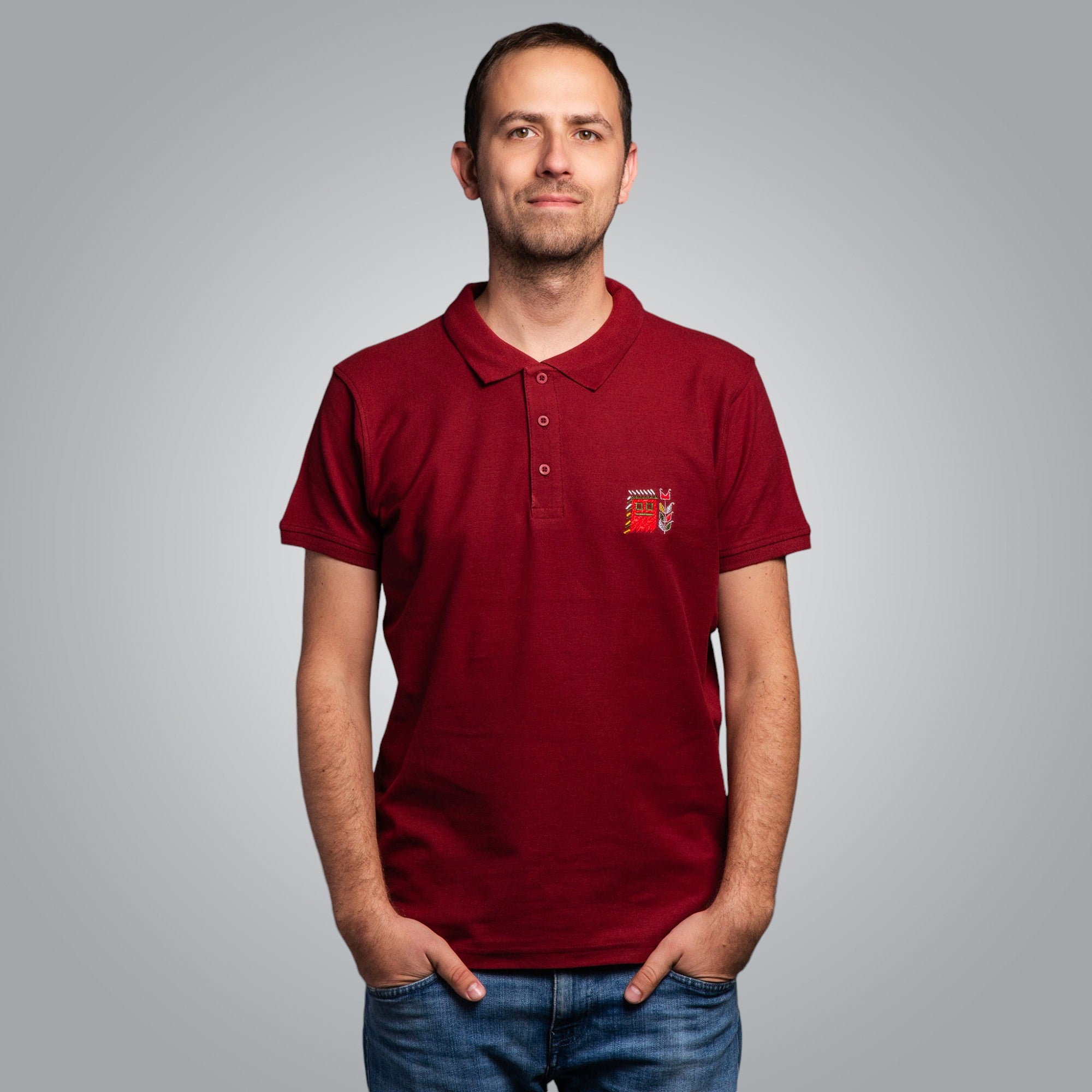 Тениска с яка с детайл "Кукер"