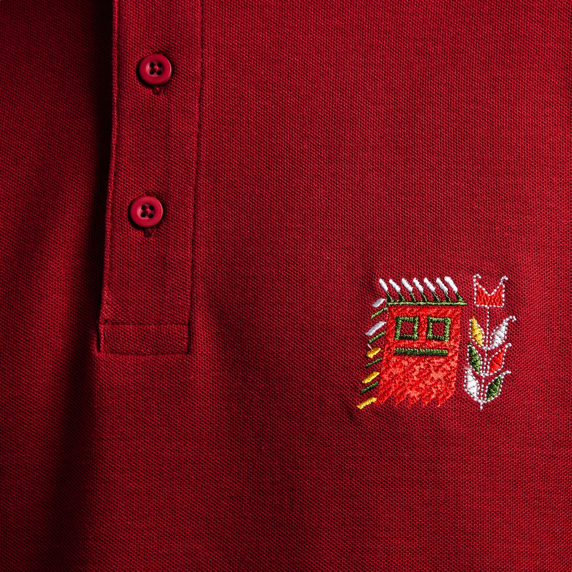 Тениска с яка с детайл "Кукер"