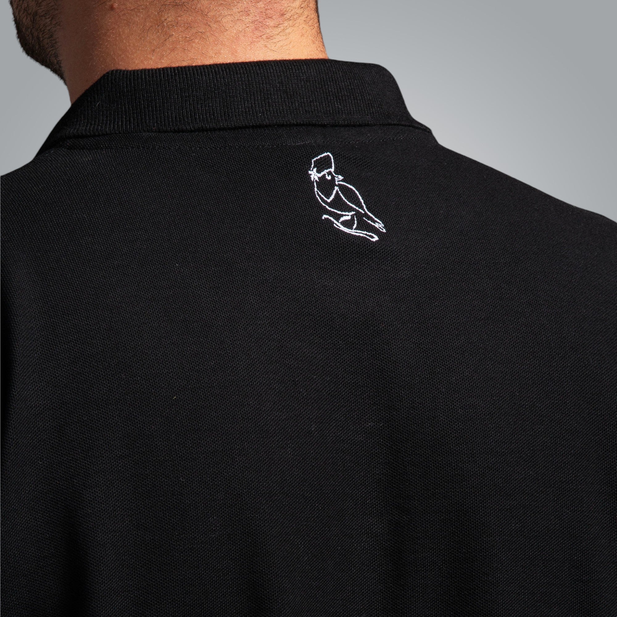 Тениска с яка "Защита"