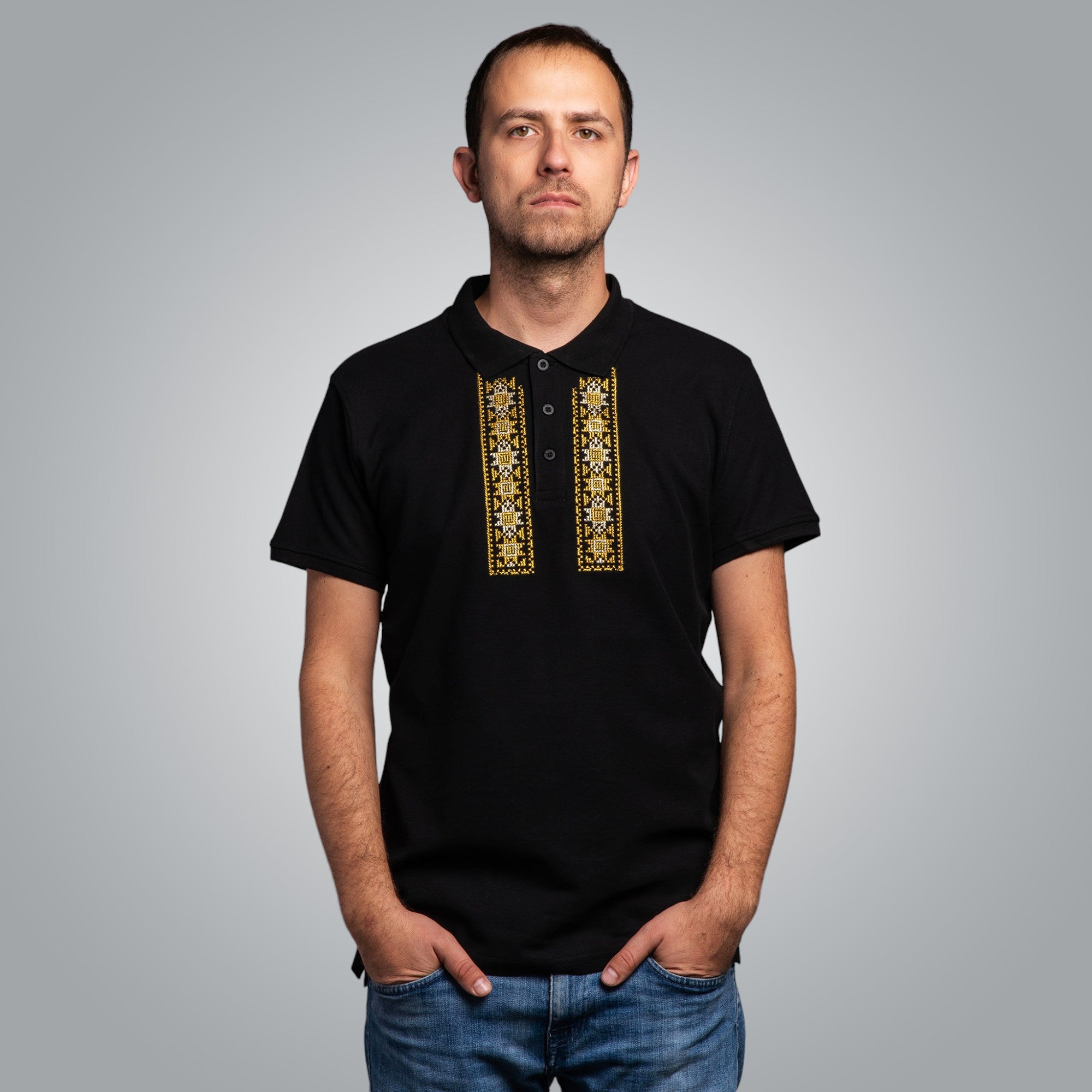 Тениска с яка "Пазител" - "златна" шевица