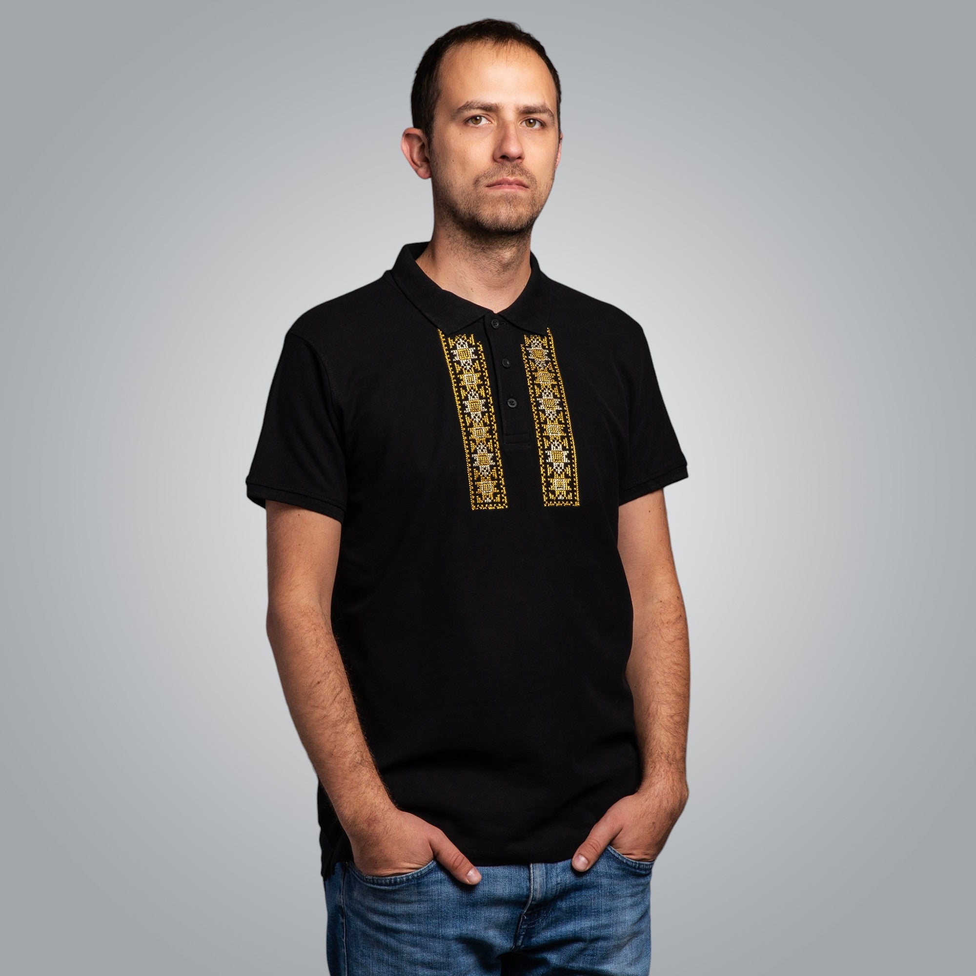 Тениска с яка "Пазител" - "златна" шевица