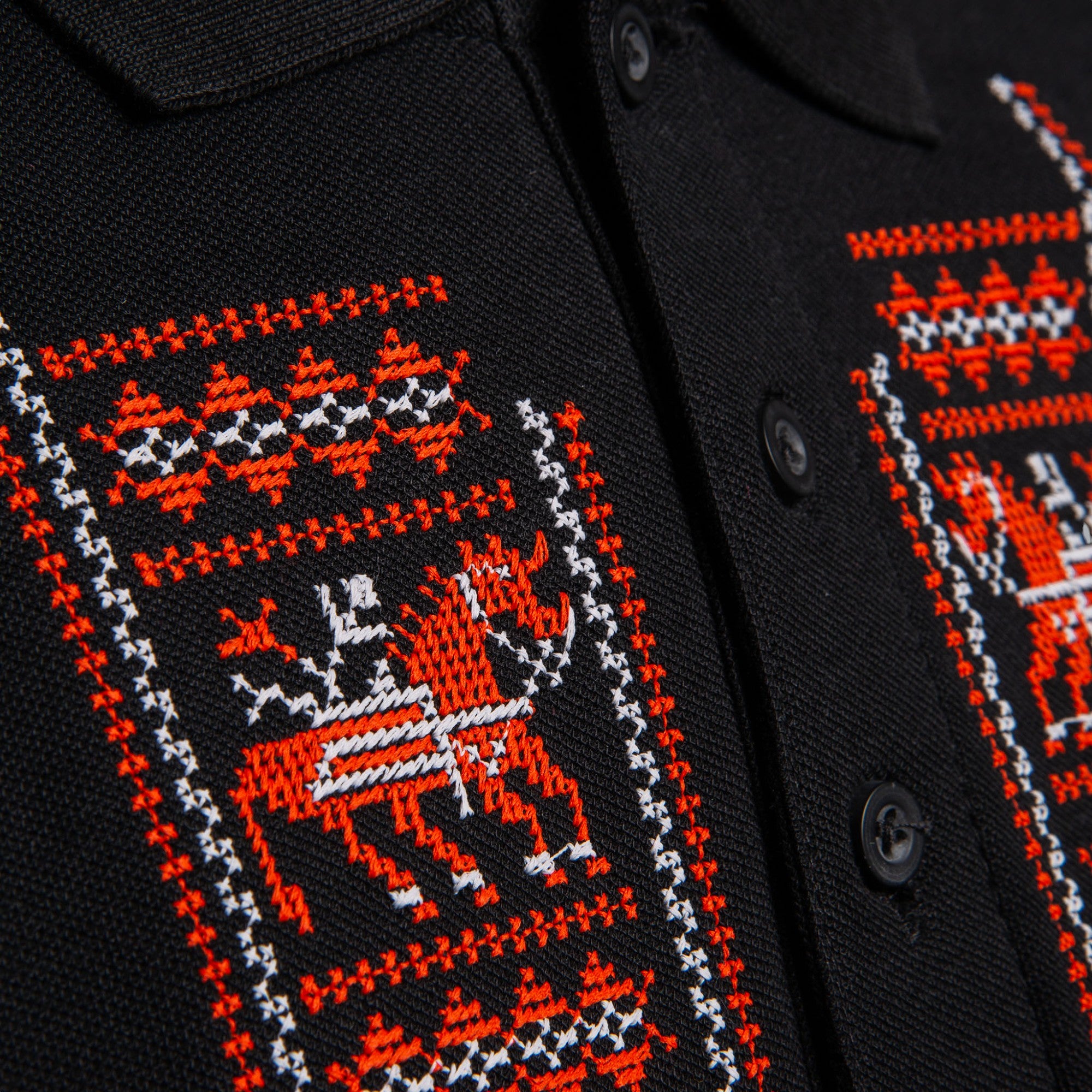 Тениска с яка "Кончета"