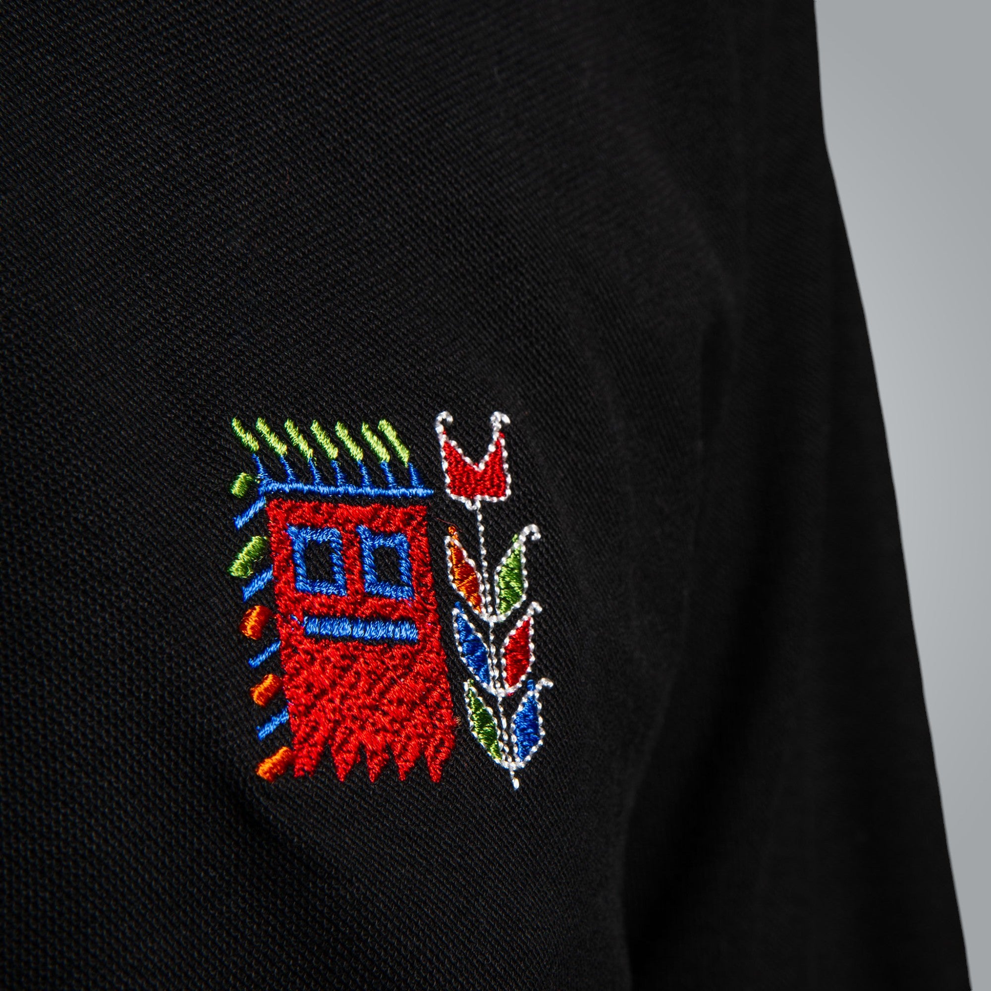 Блуза с яка с детайл "Кукер"