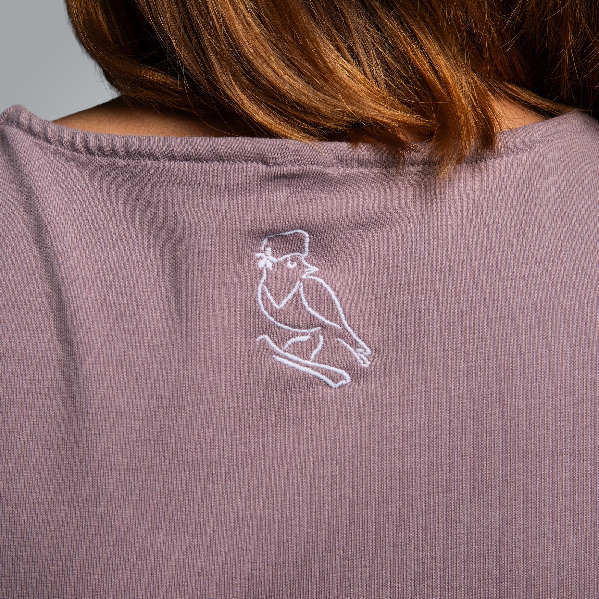 Тениска с V-деколте "Начало"