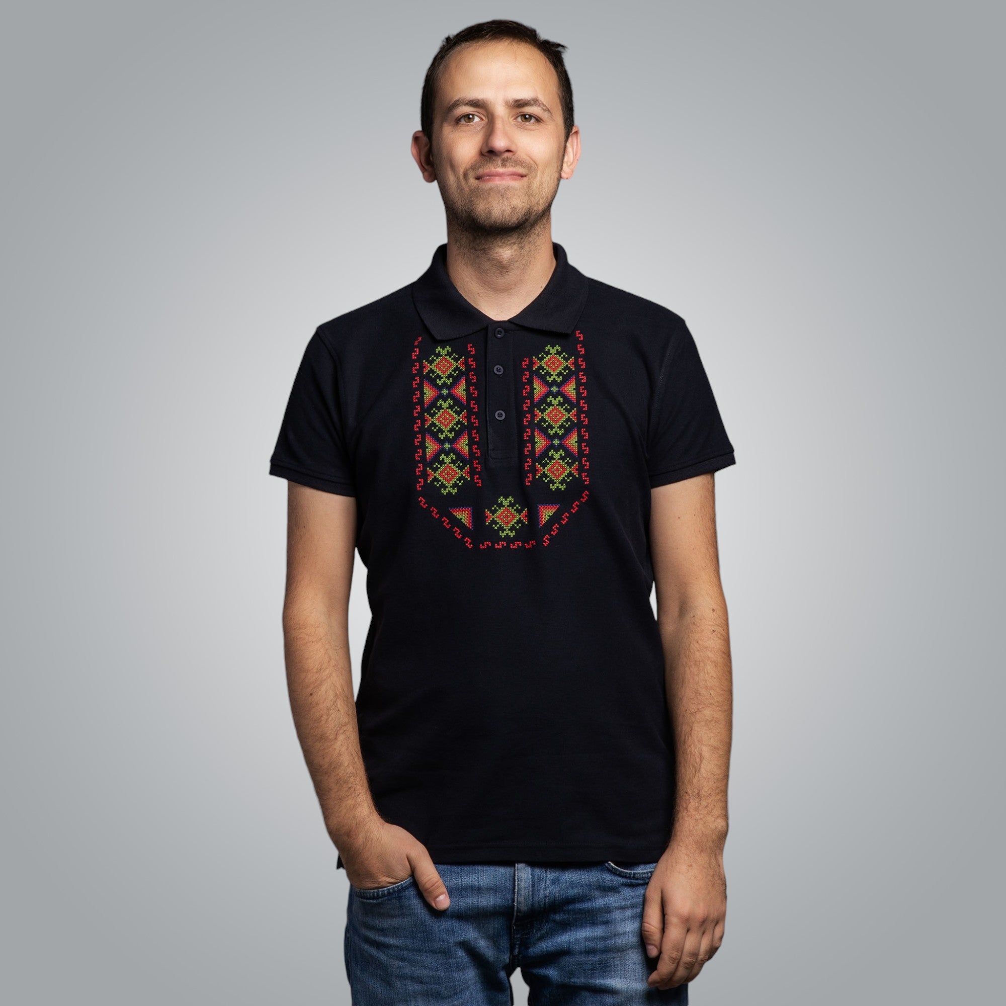 Тениска с яка "Гиздав"