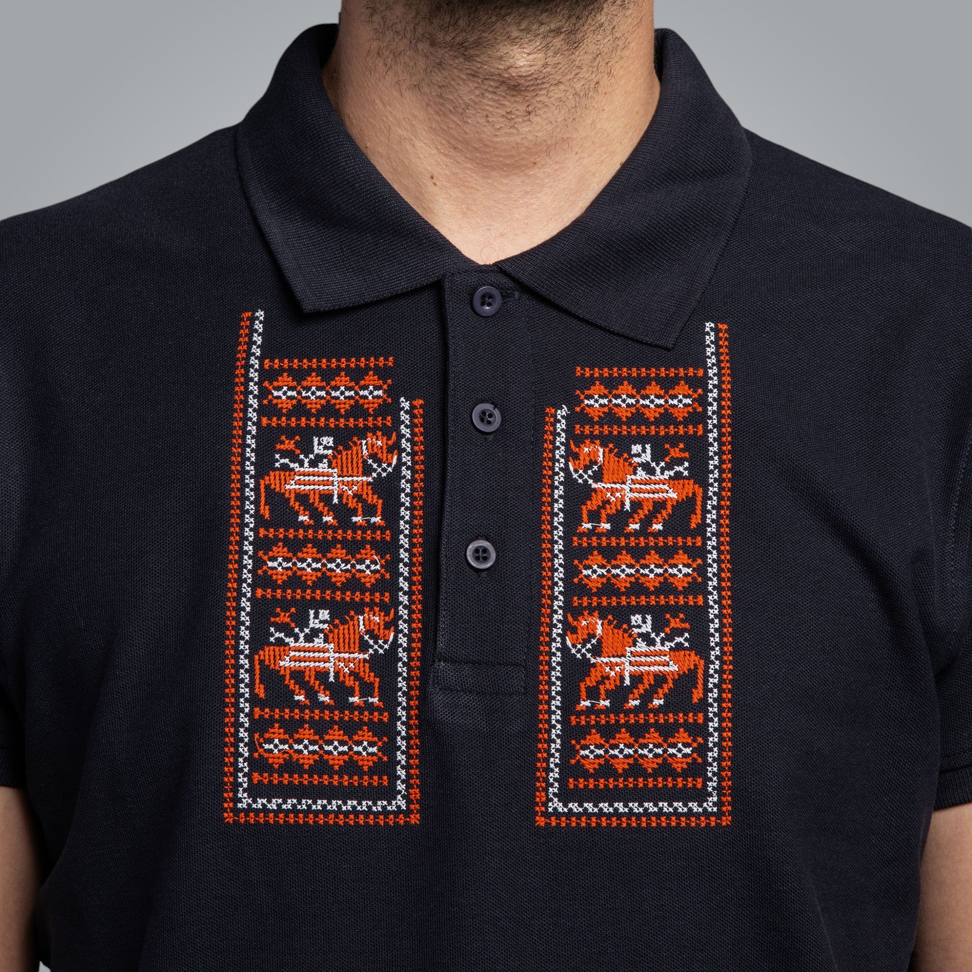 Тениска с яка "Кончета"