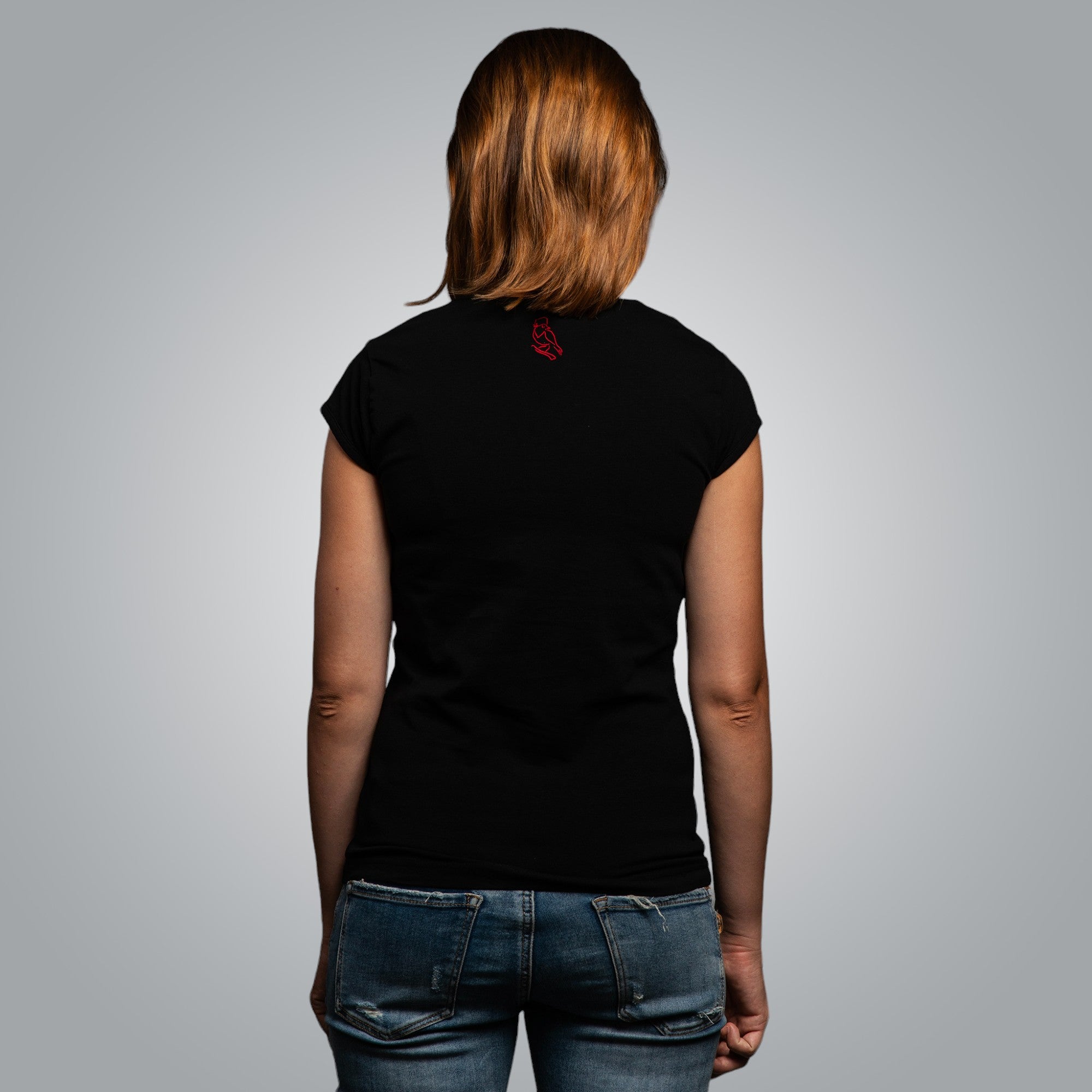 Тениска с V-деколте "Нашенска"