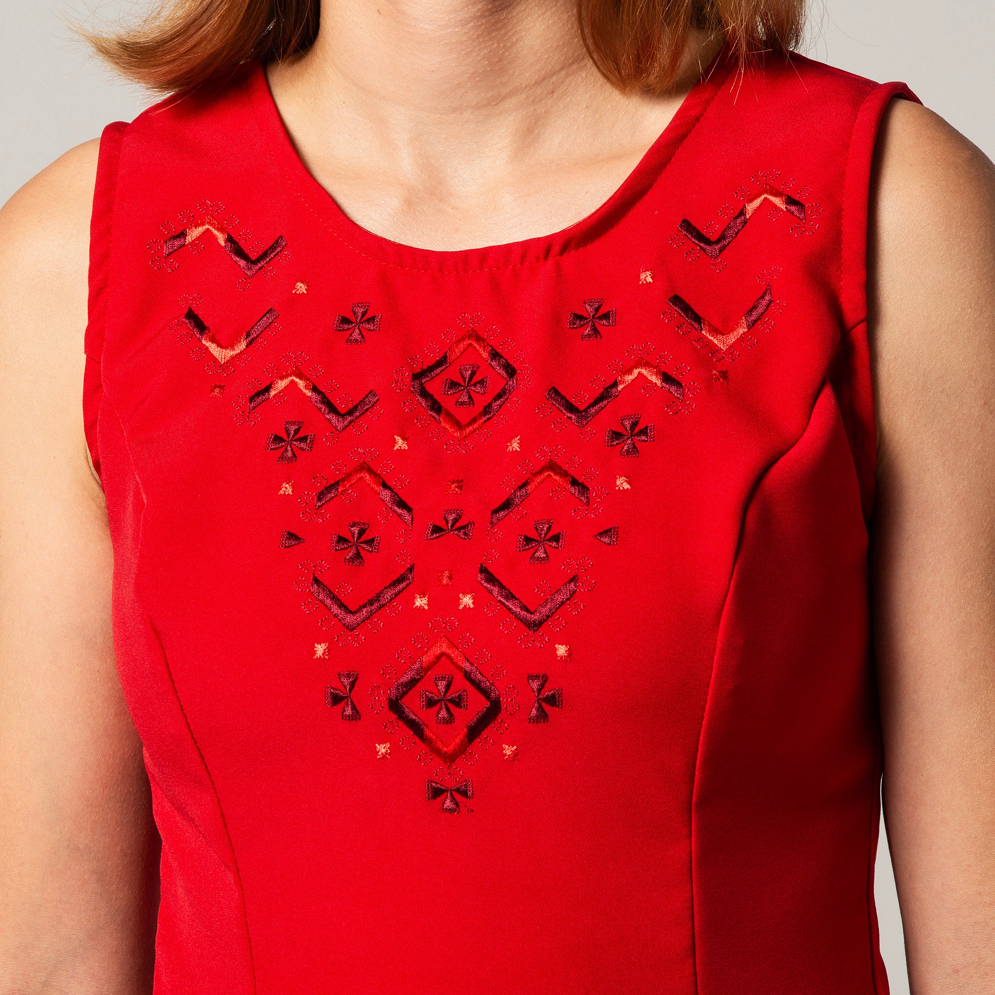 Къса рокля с "Нашенска" шевица