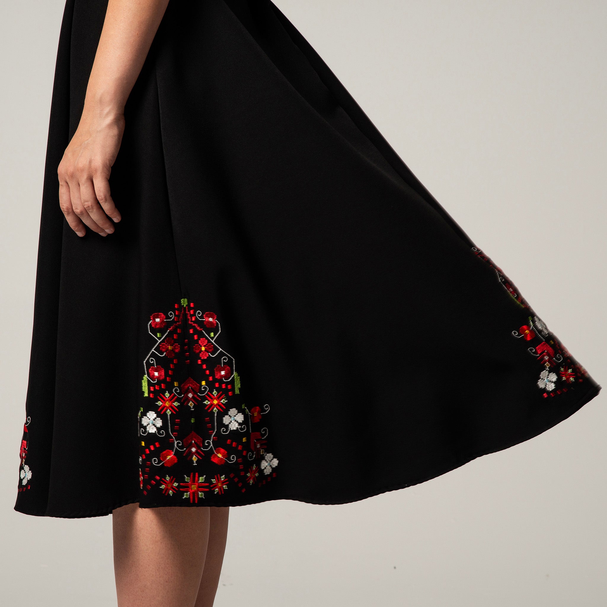 Рокля с Тракийска шевица