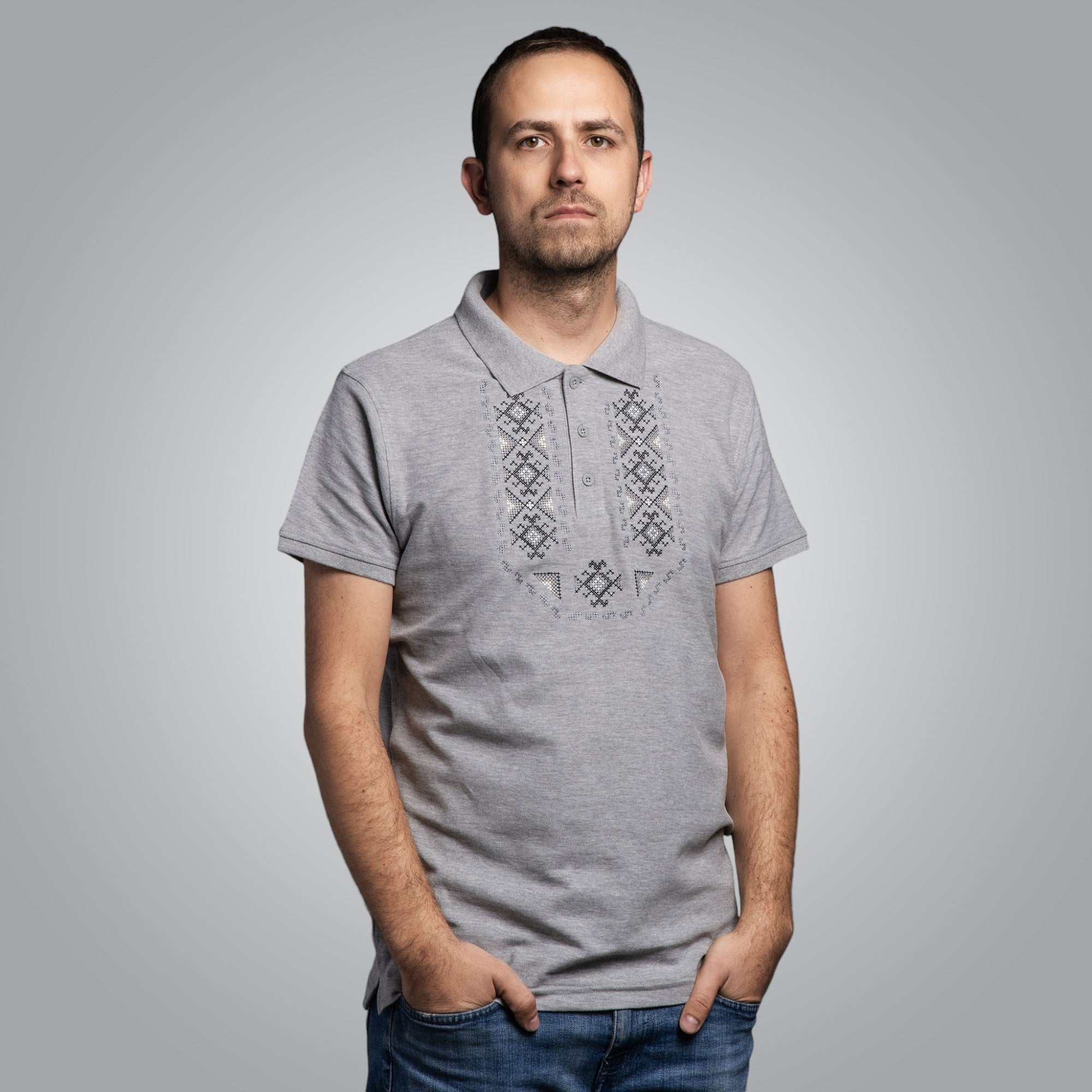 Тениска с яка "Гиздав"