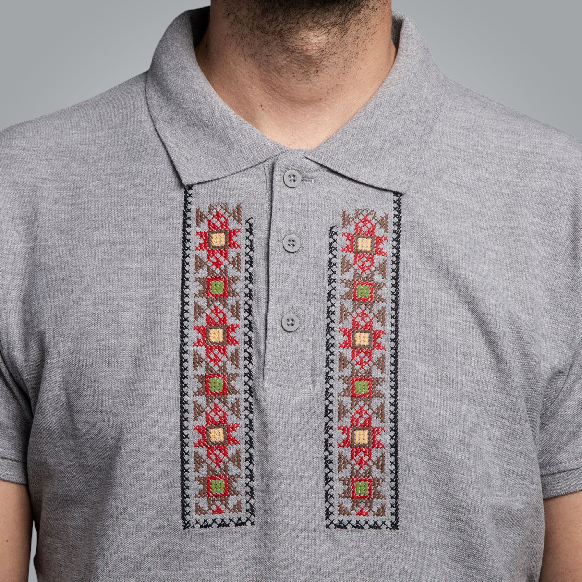 Тениска с яка "Пазител"