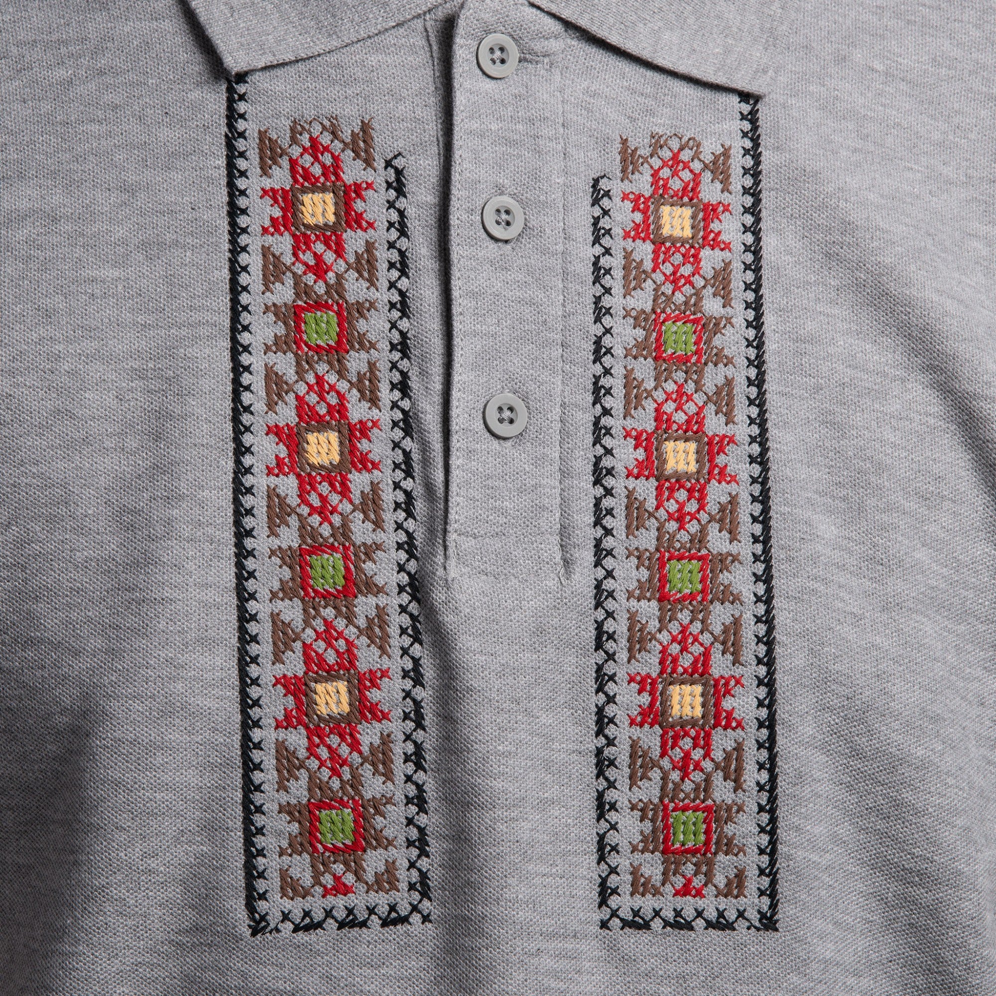 Тениска с яка "Пазител"