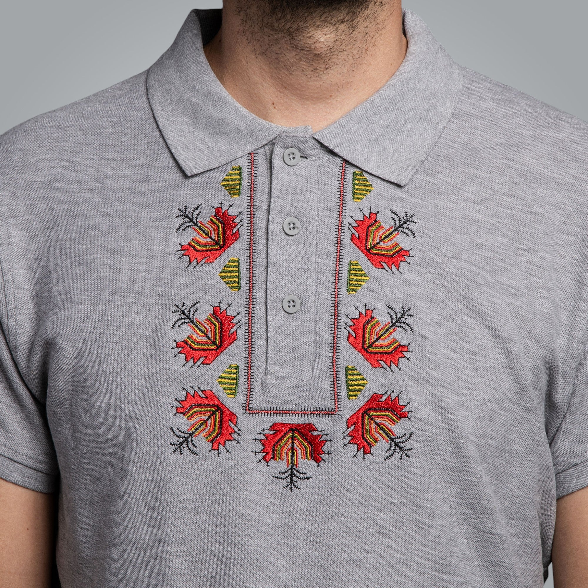 Тениска с яка "Китка"