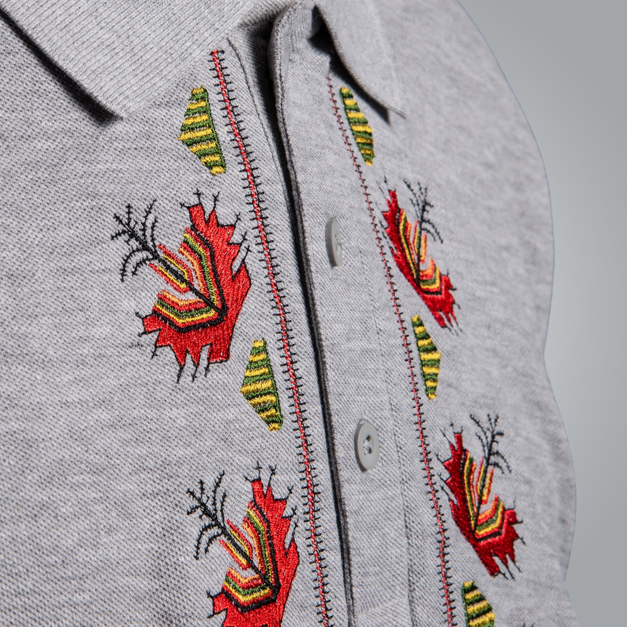 Тениска с яка "Китка"