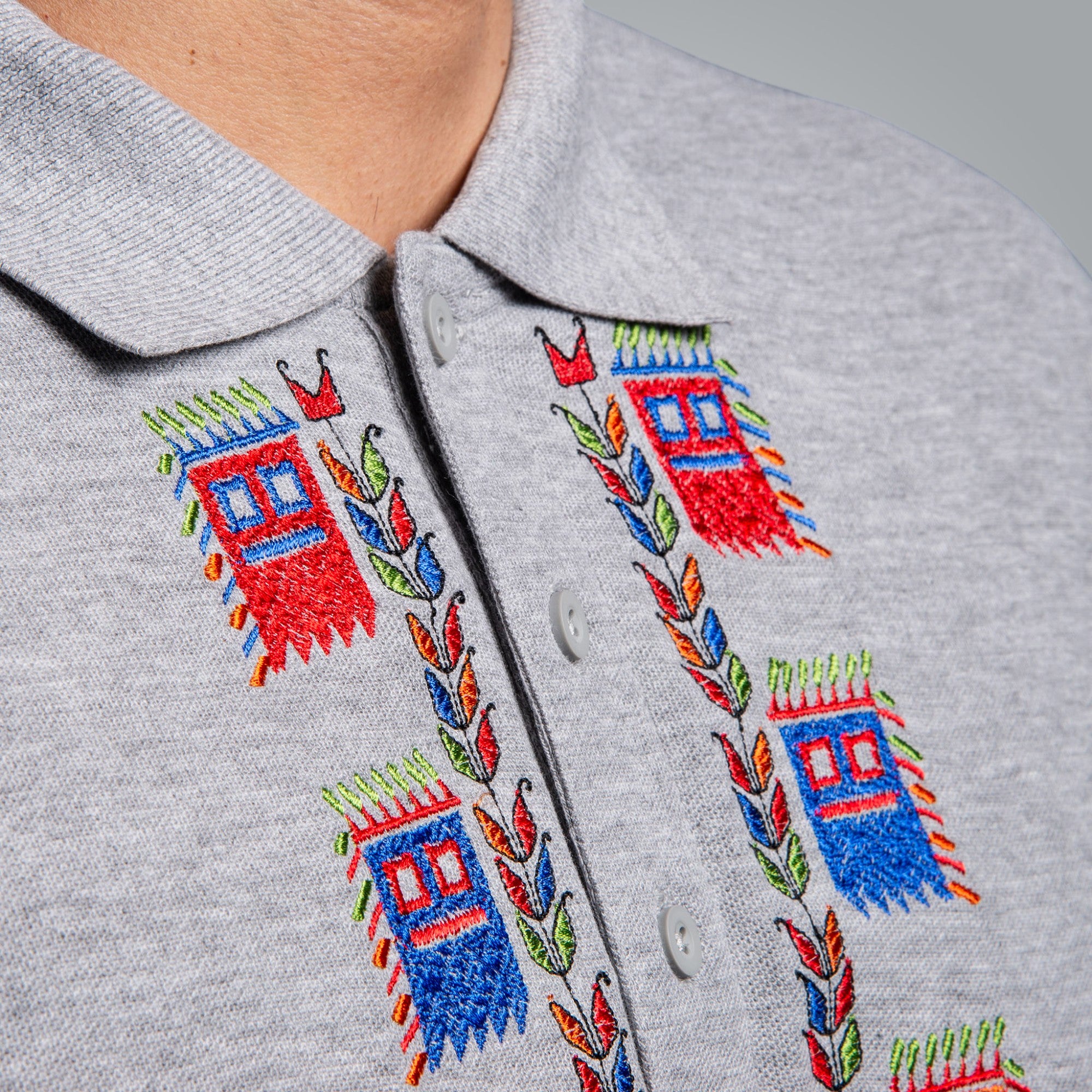 Тениска с яка "Кукери"