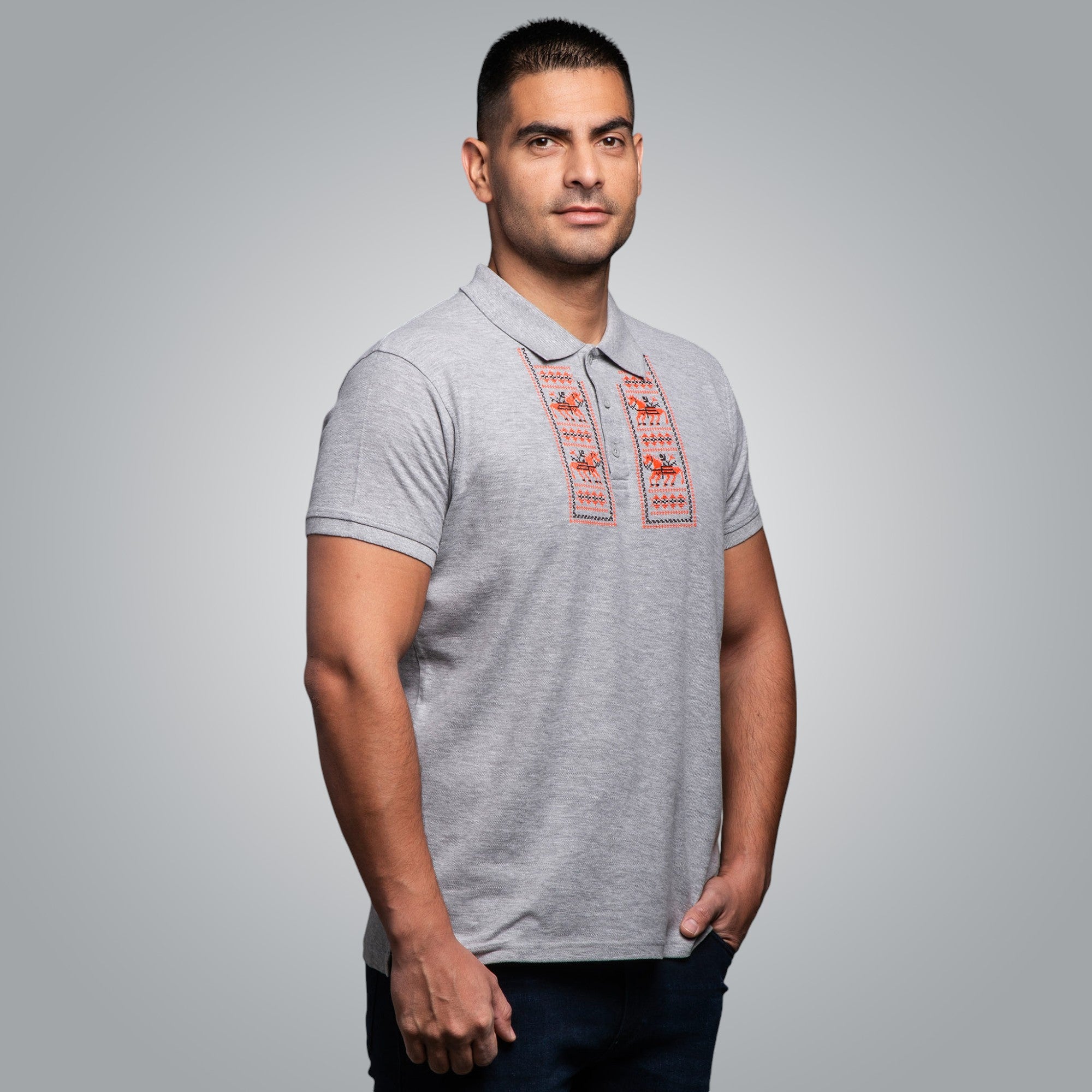 Тениска с яка "Кончета"