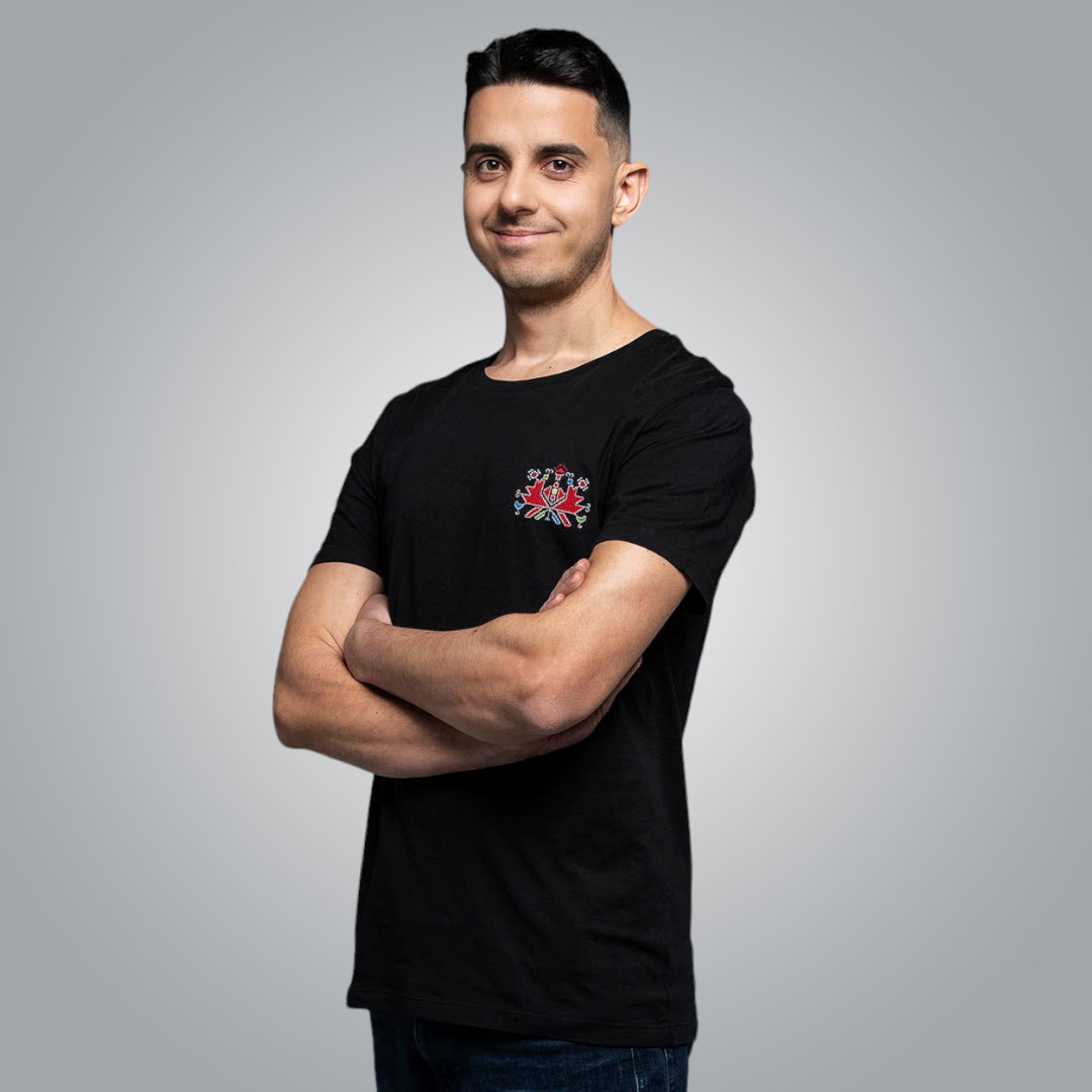 Тениска с детайл от шевица "Аз съм"