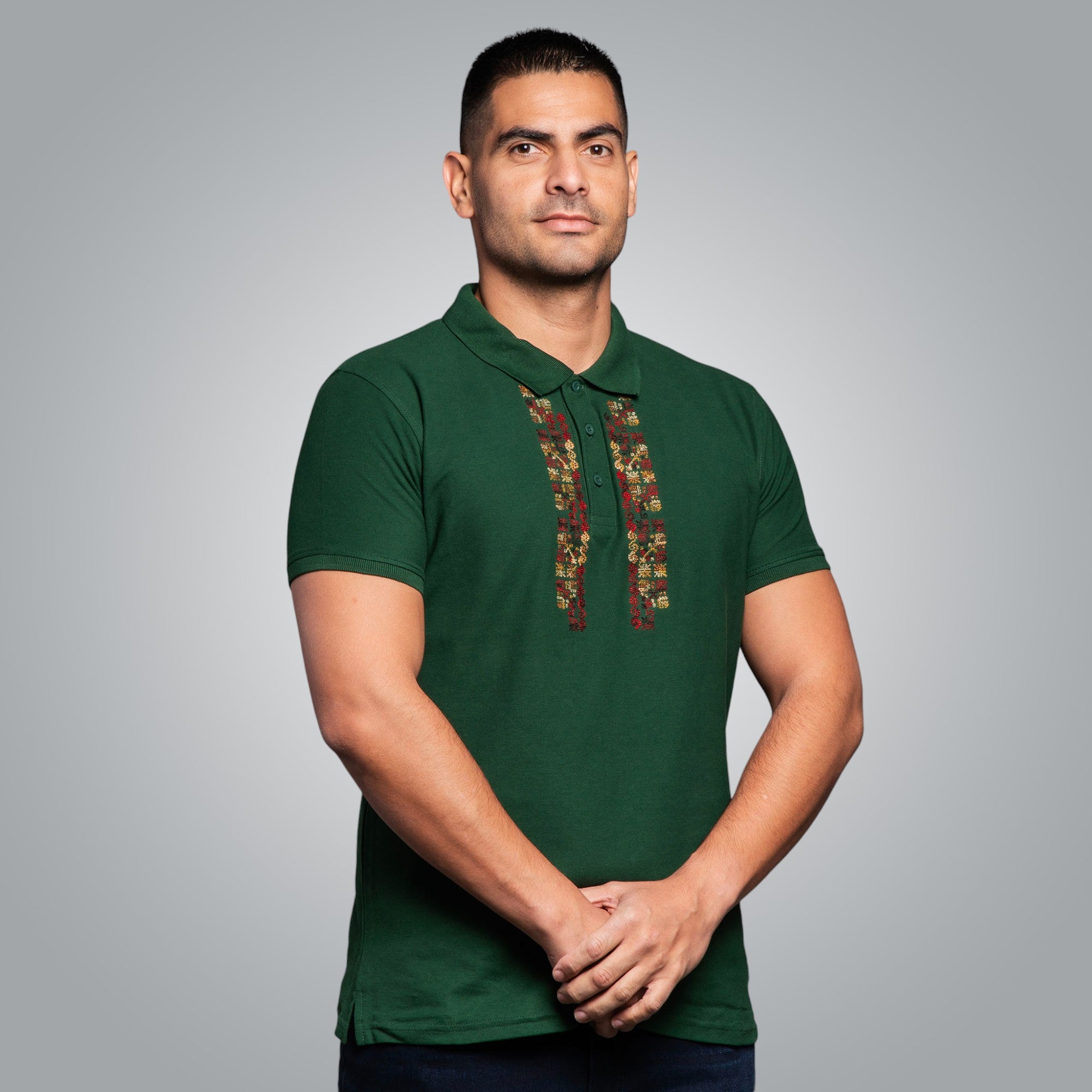 Тениска с яка с шевица от бургаско