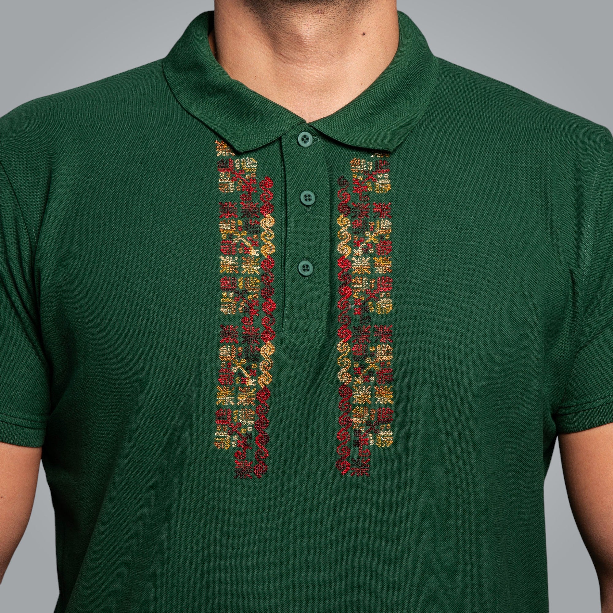 Тениска с яка с шевица от бургаско