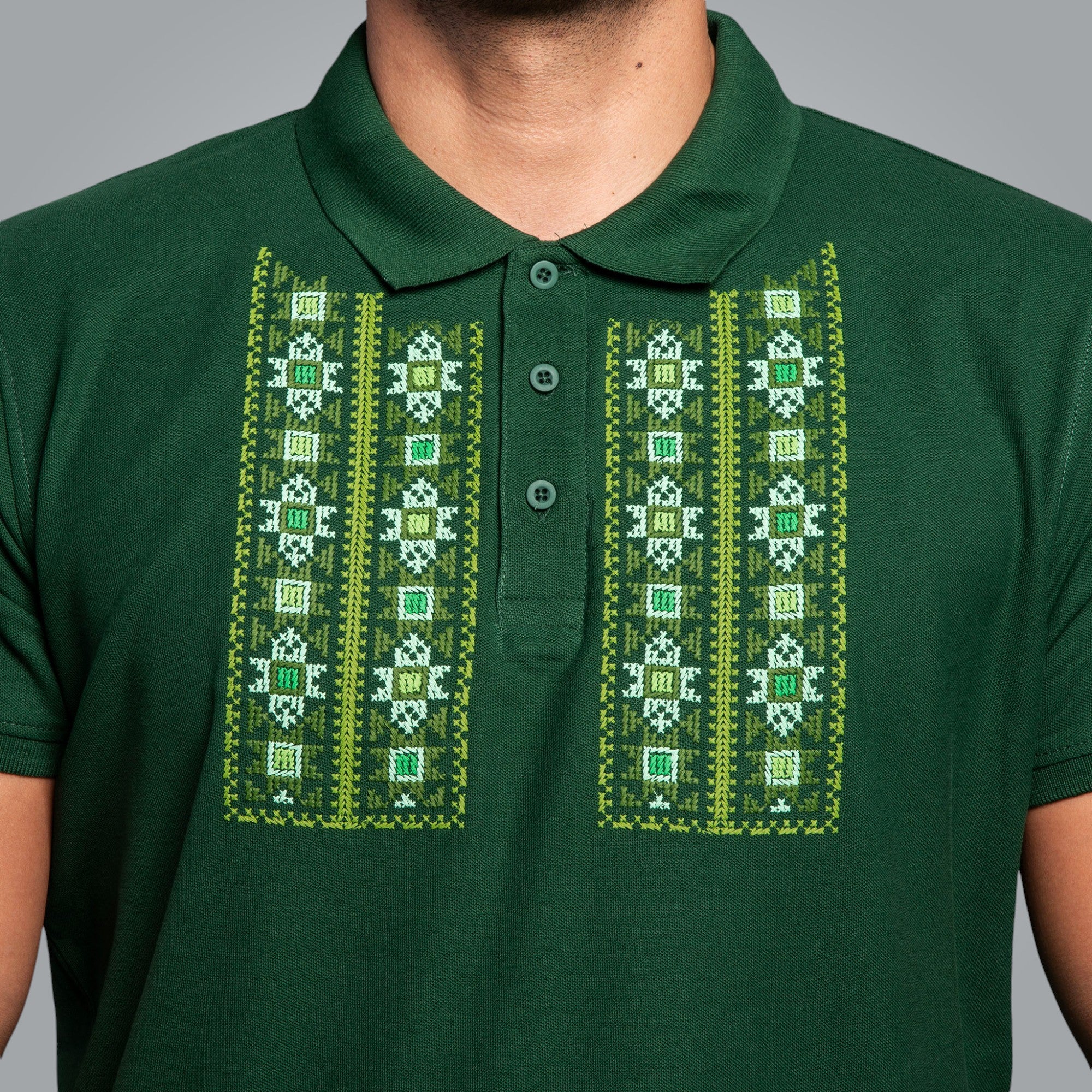 Тениска с яка "Закрилник"