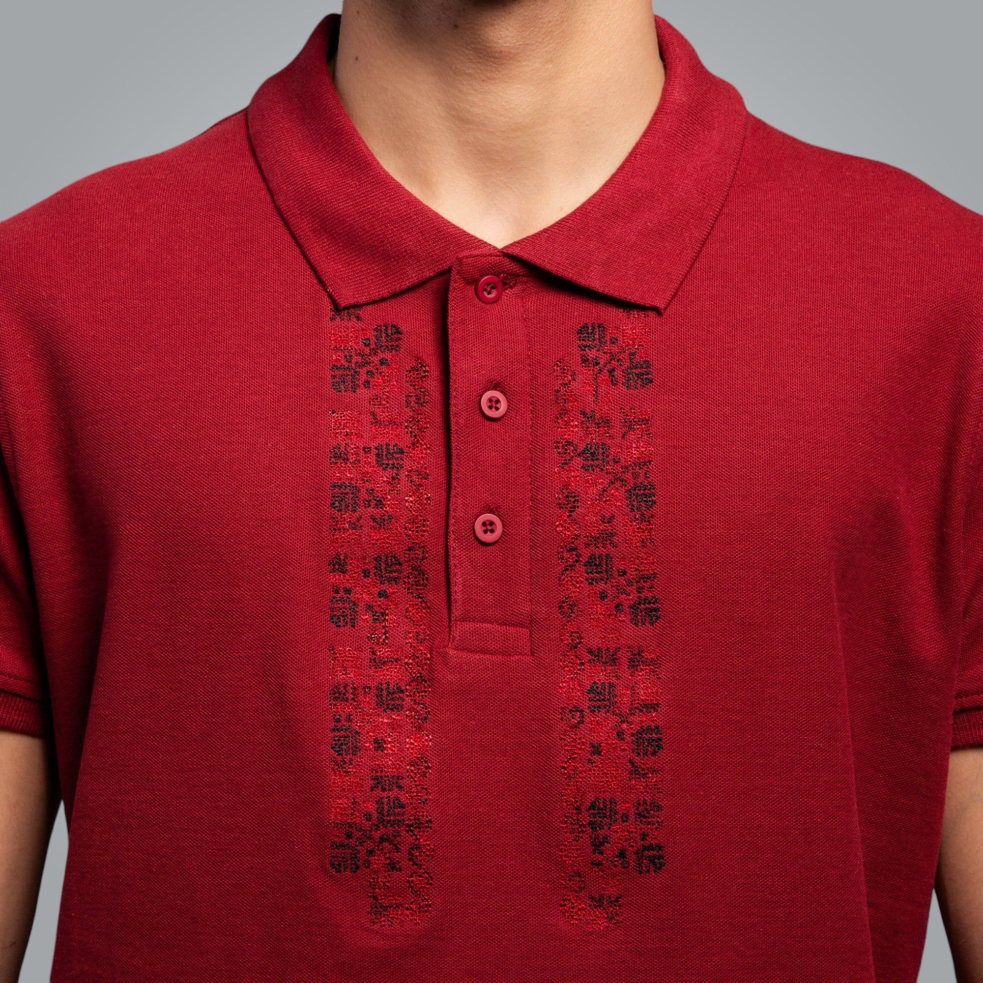 Тениска с яка с шевица от бургаско