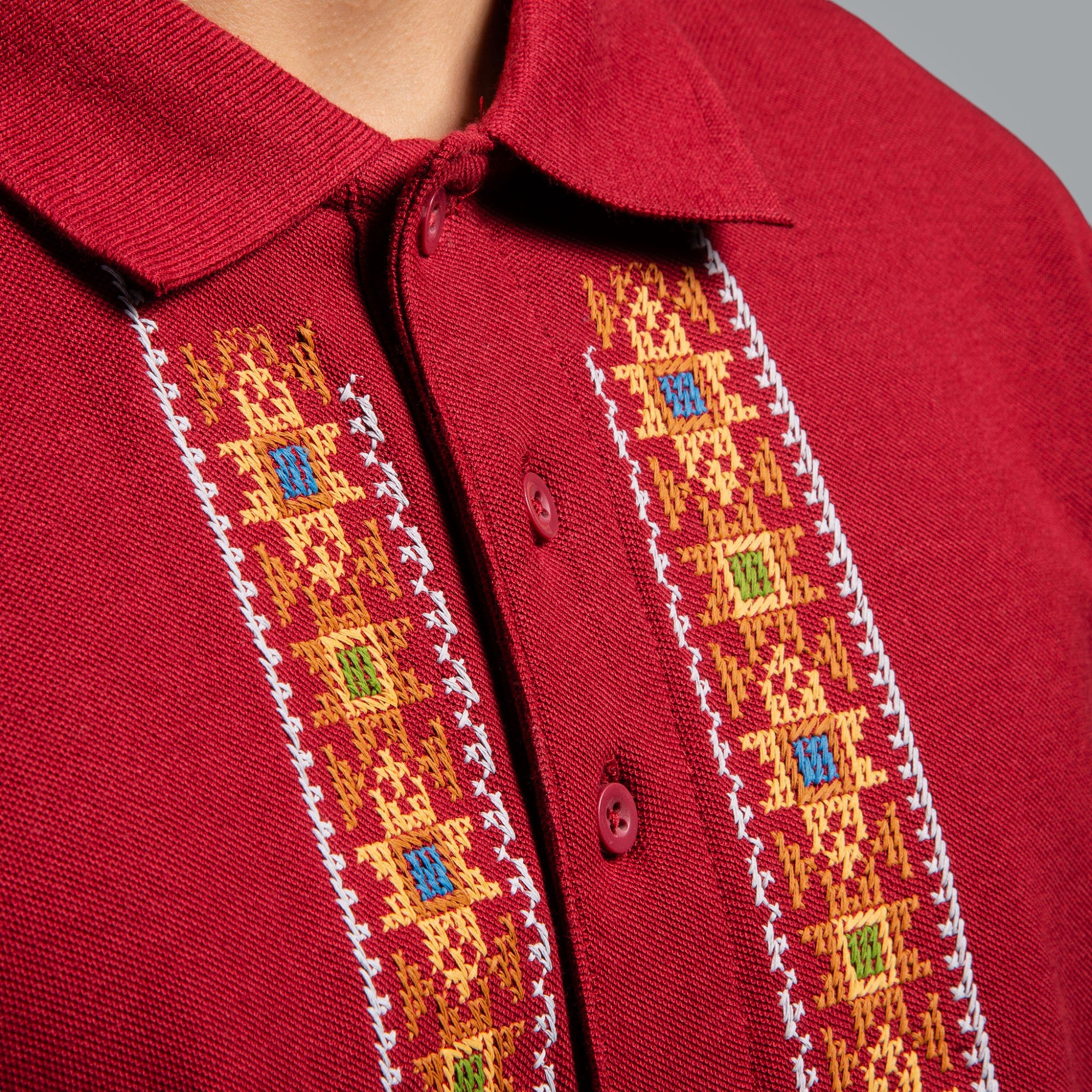 Блуза с яка "Пазител"