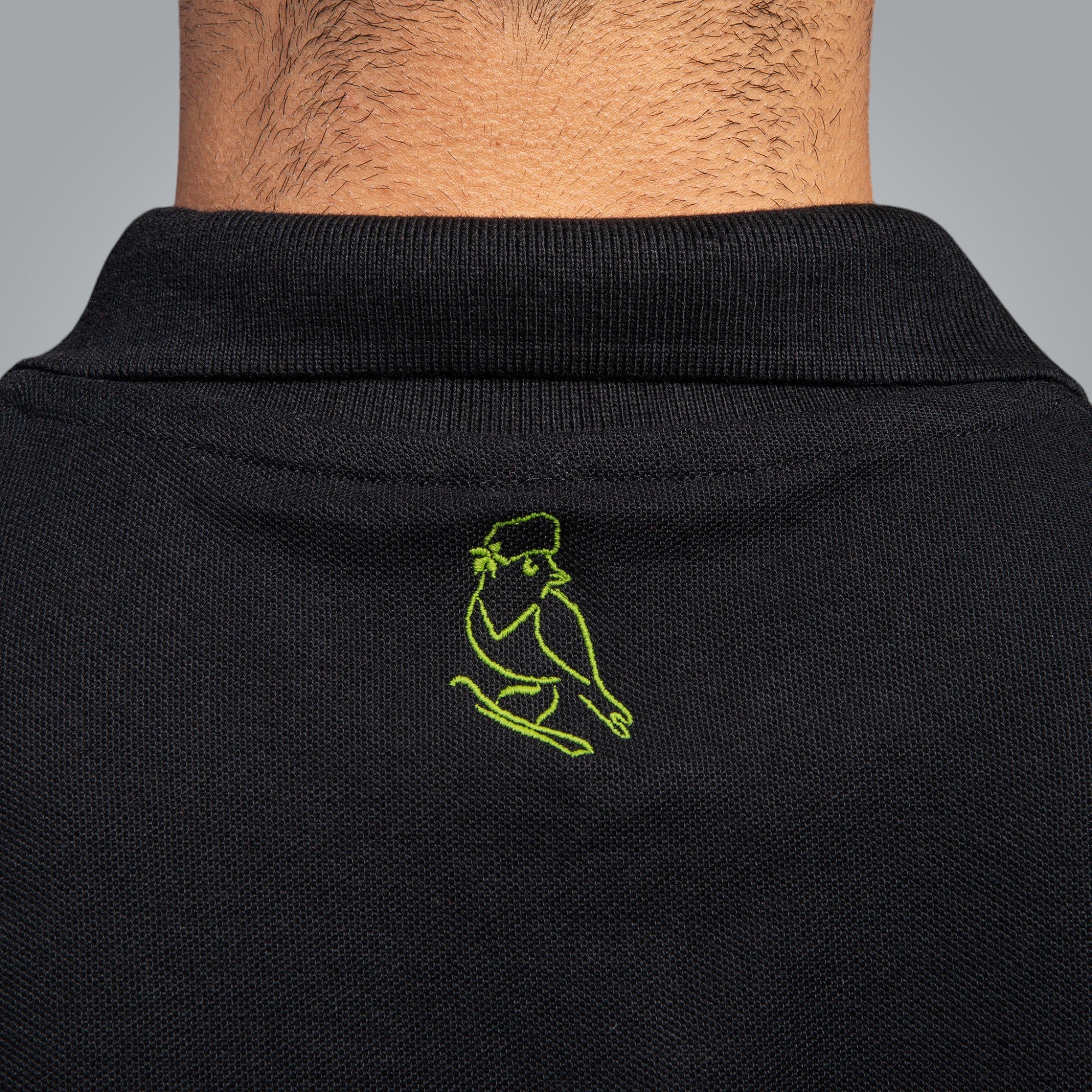 Тениска с яка с детайл "Кукер"