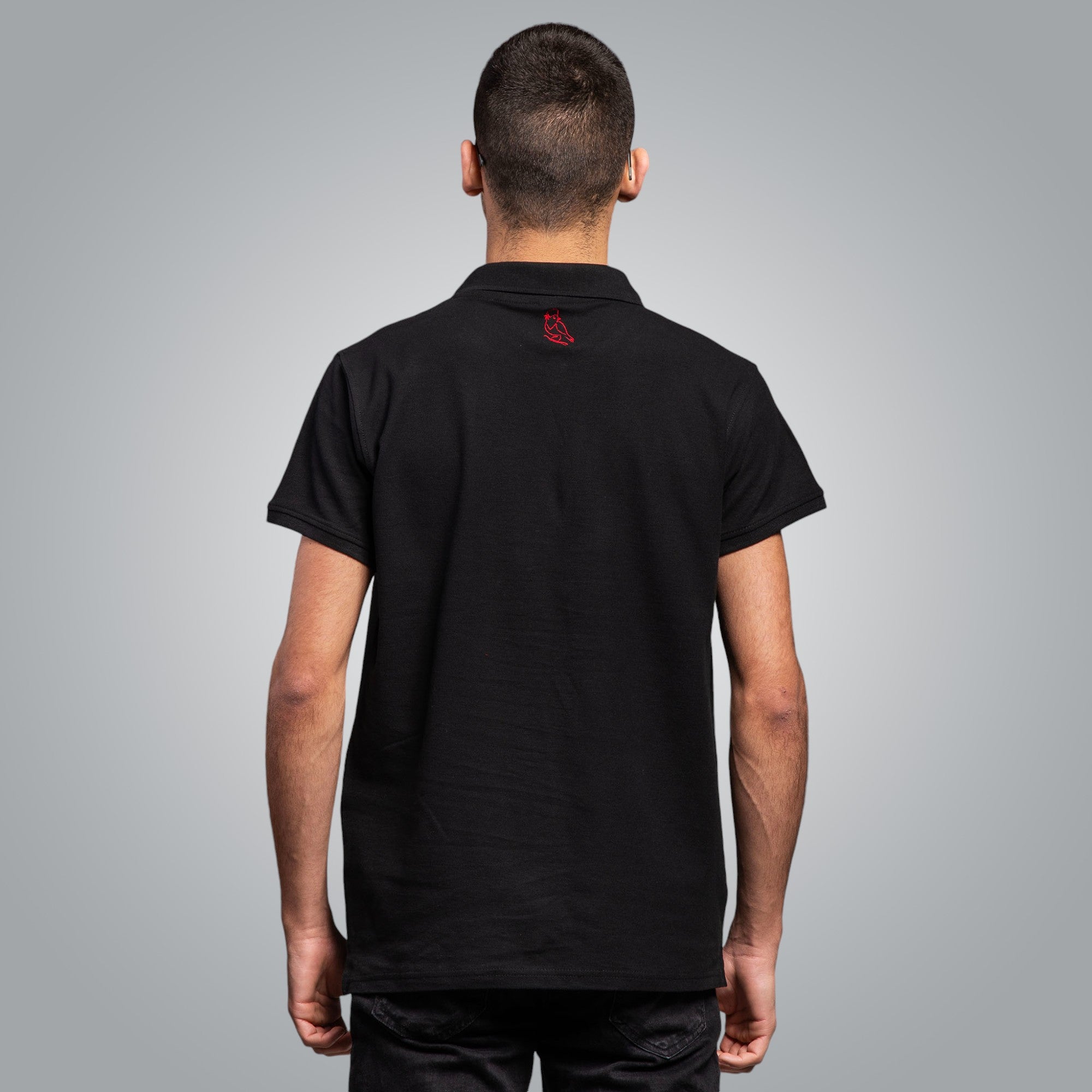 Тениска с яка "Закрилник"