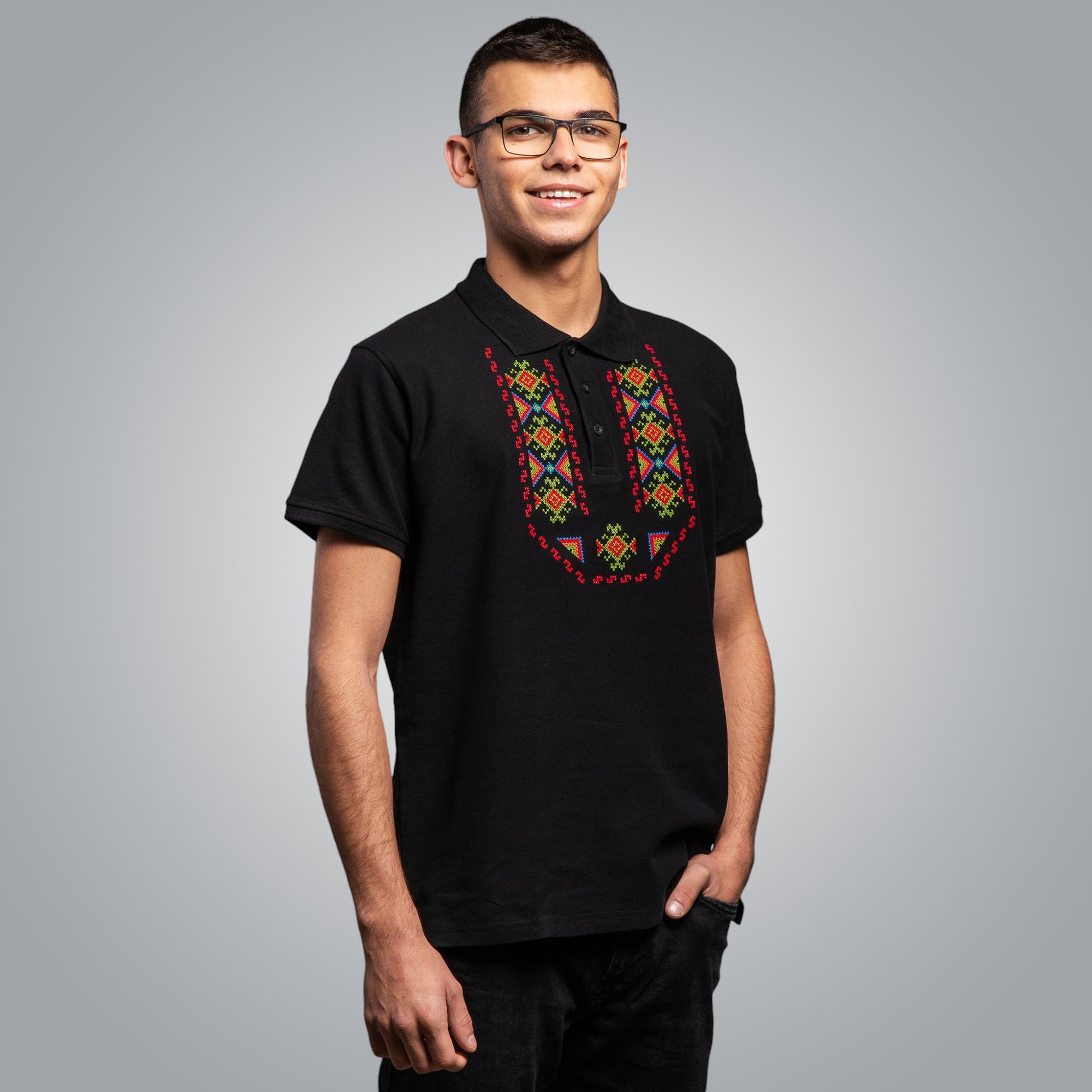 Тениска с яка "Гиздав"