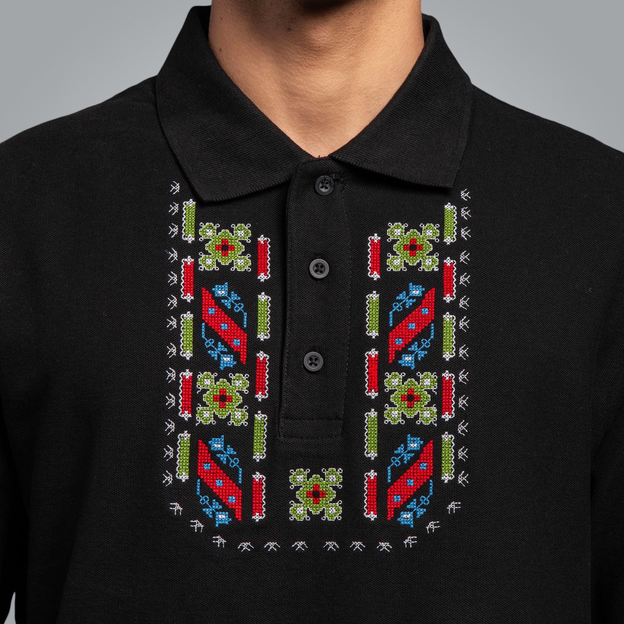 Блуза с яка "Защита"