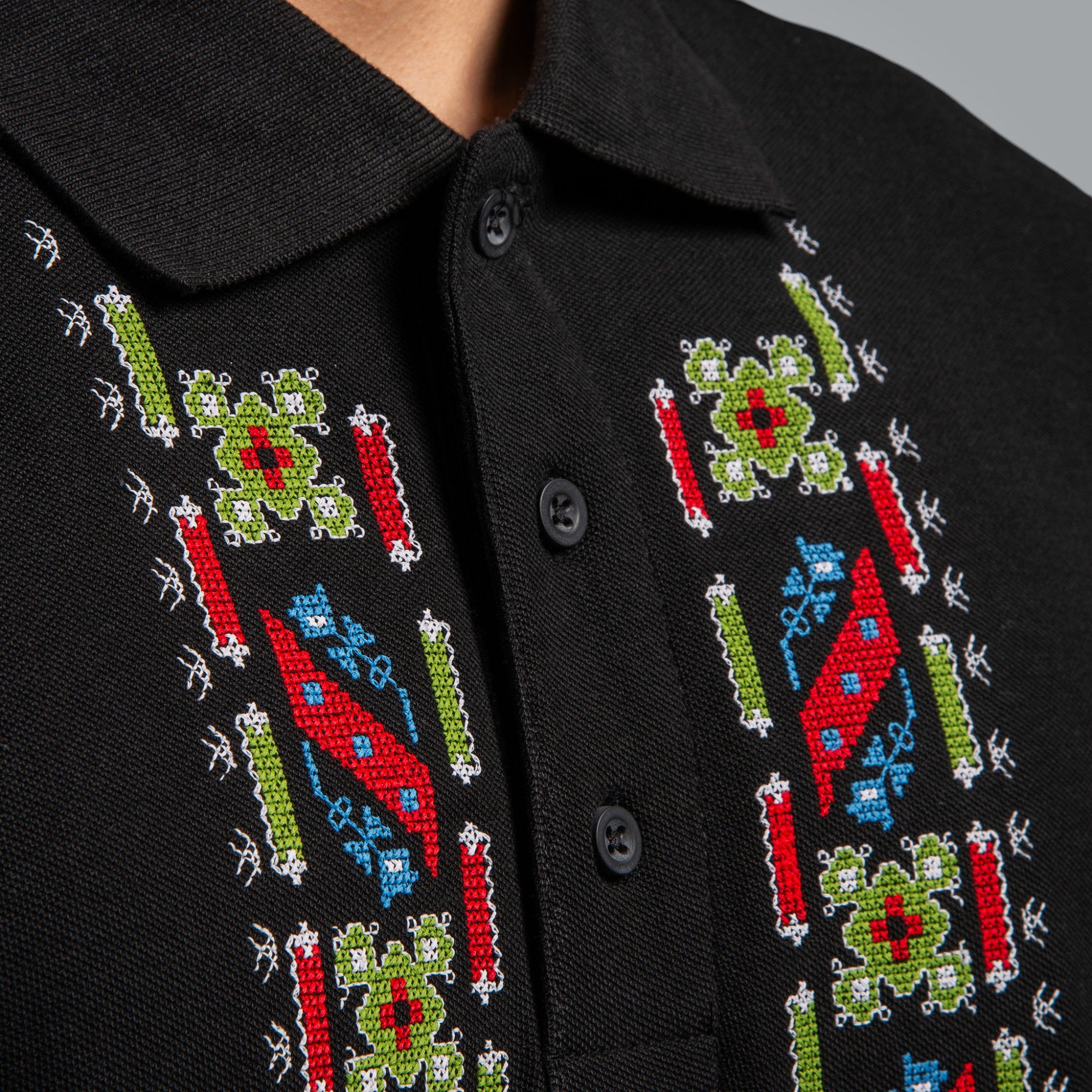 Блуза с яка "Защита"