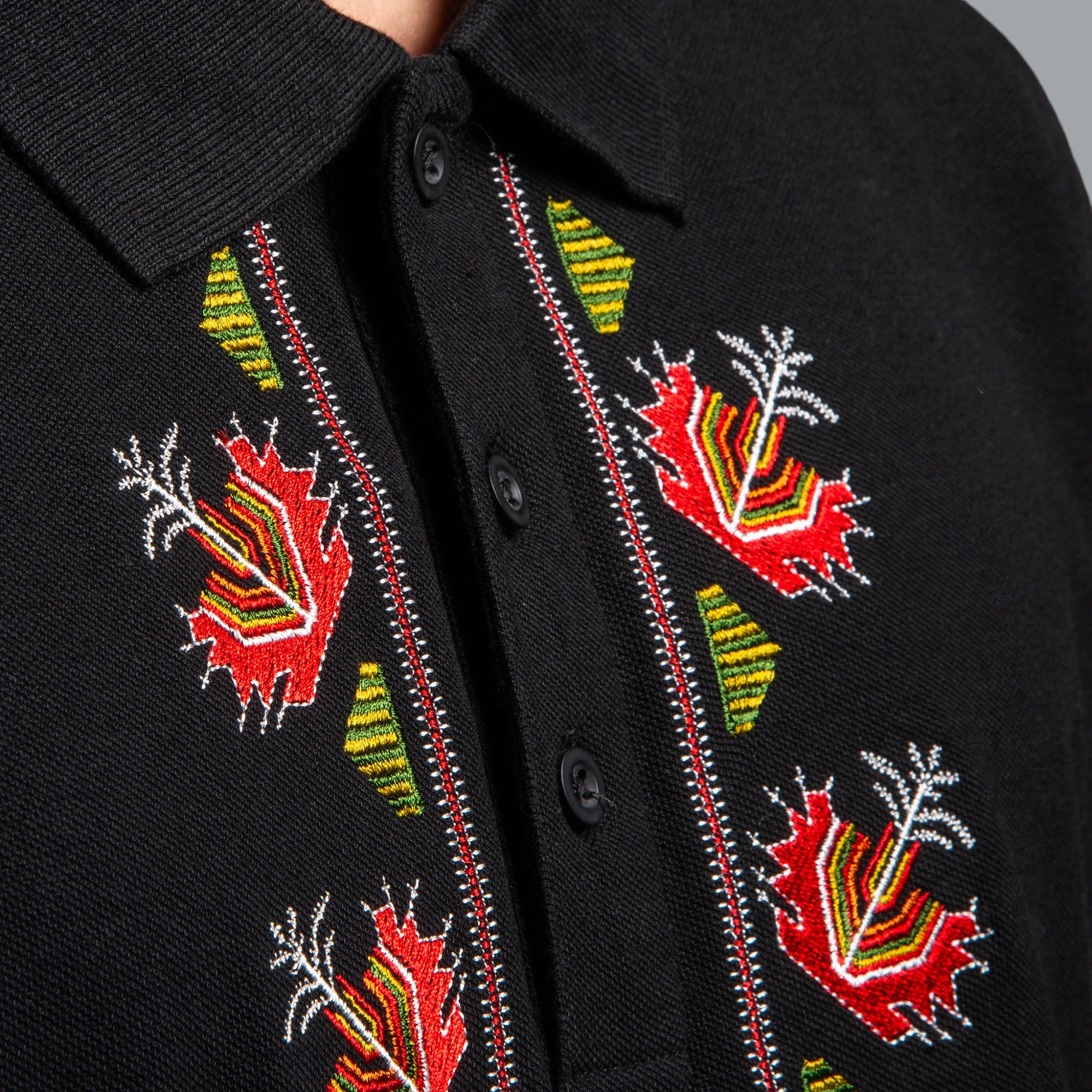 Тениска с яка "Китка"