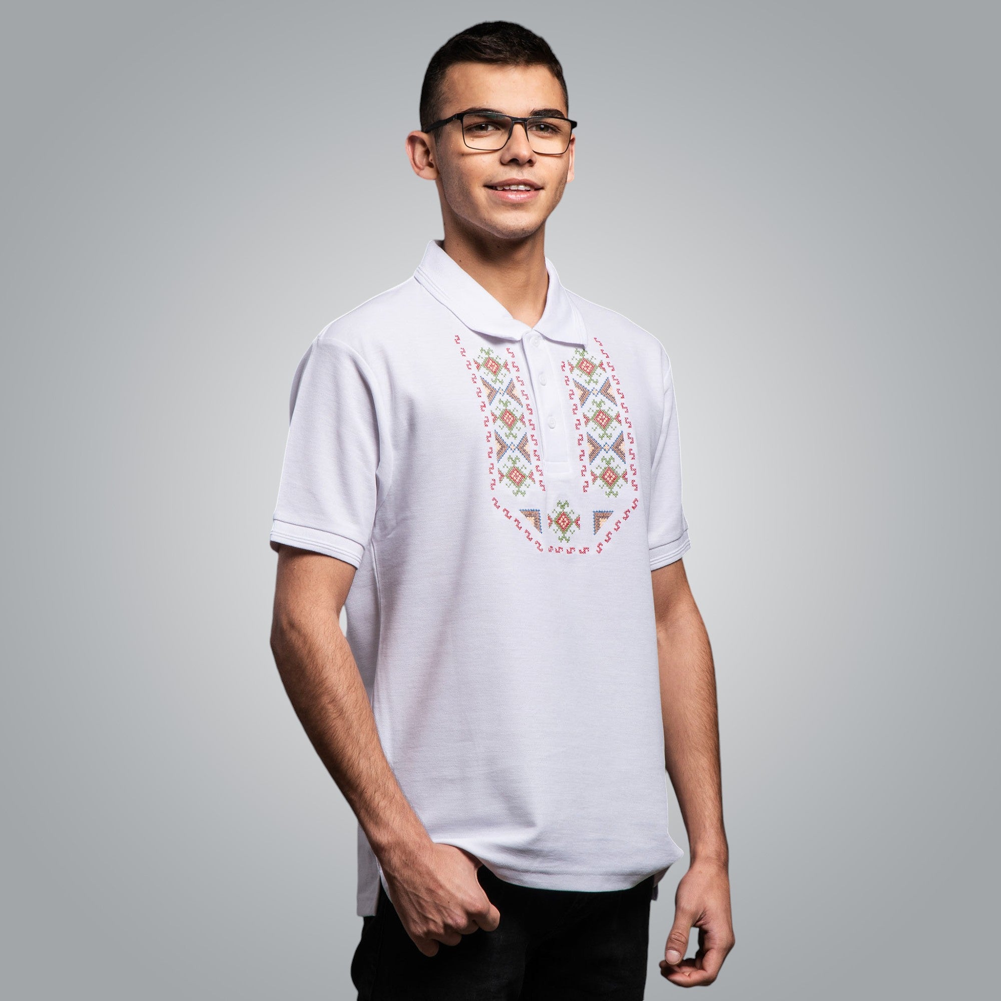 Тениска с яка "Гиздав"