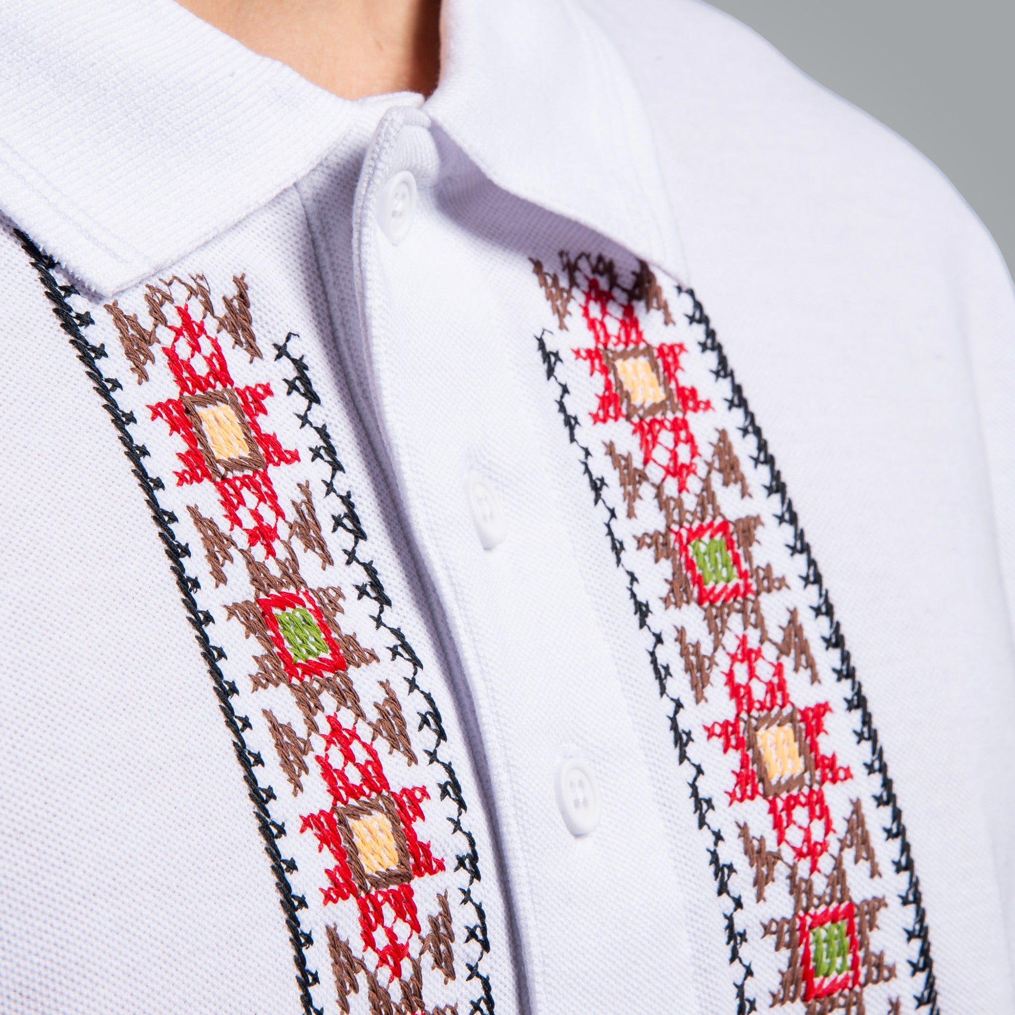 Тениска с яка "Пазител"