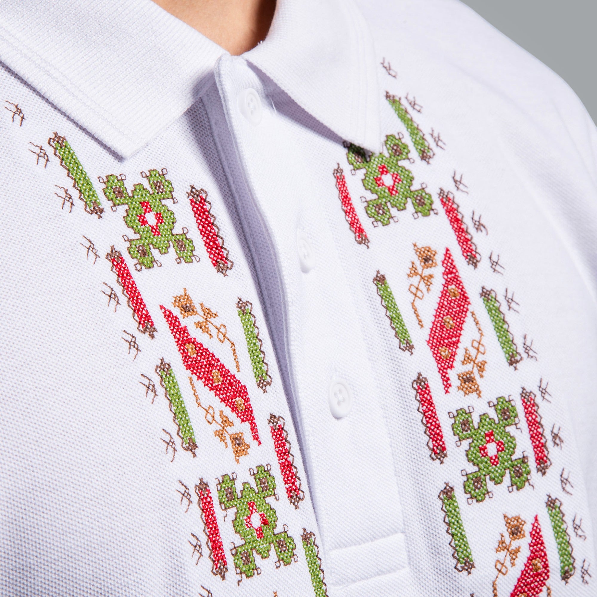 Тениска с яка "Защита"