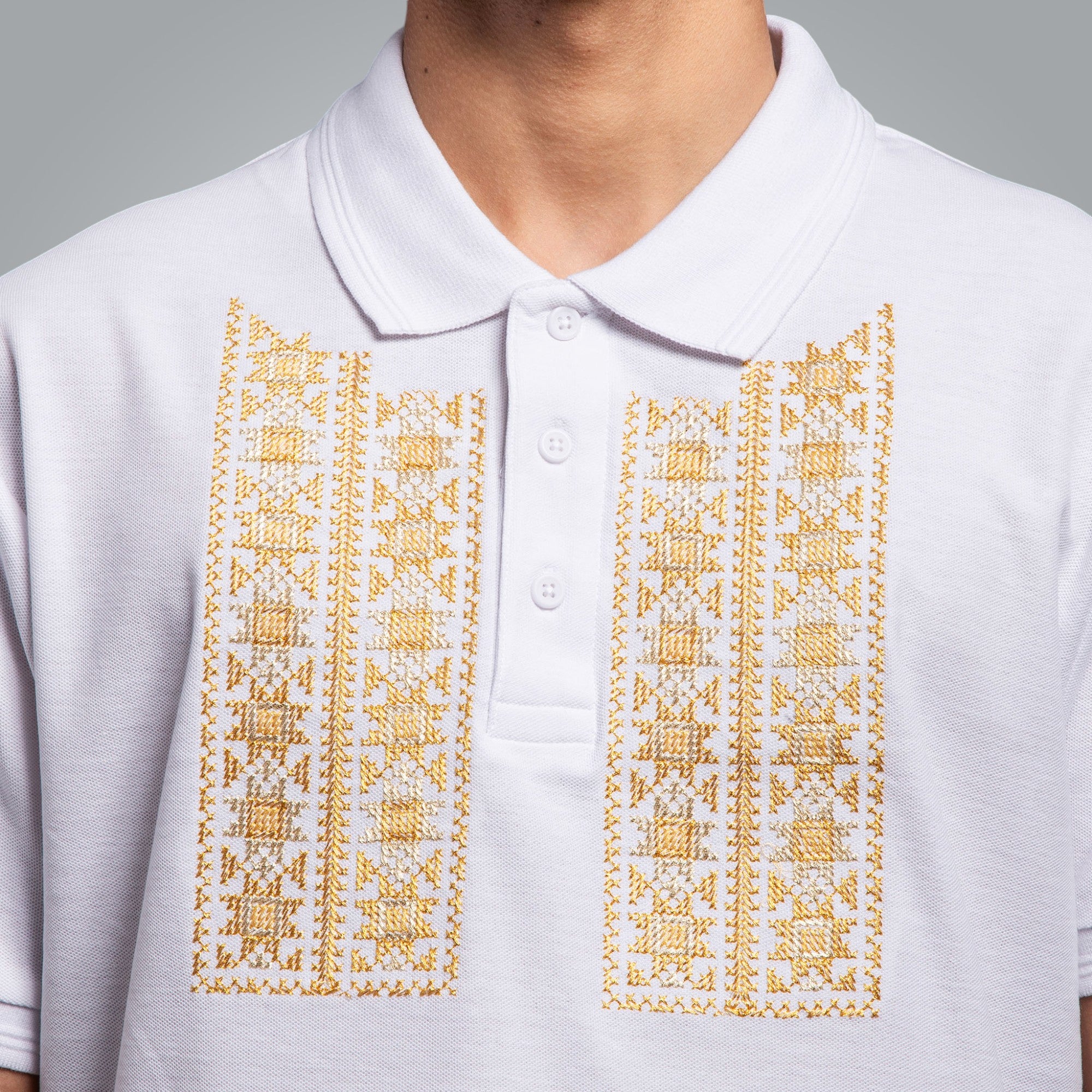 Тениска с яка "Закрилник"