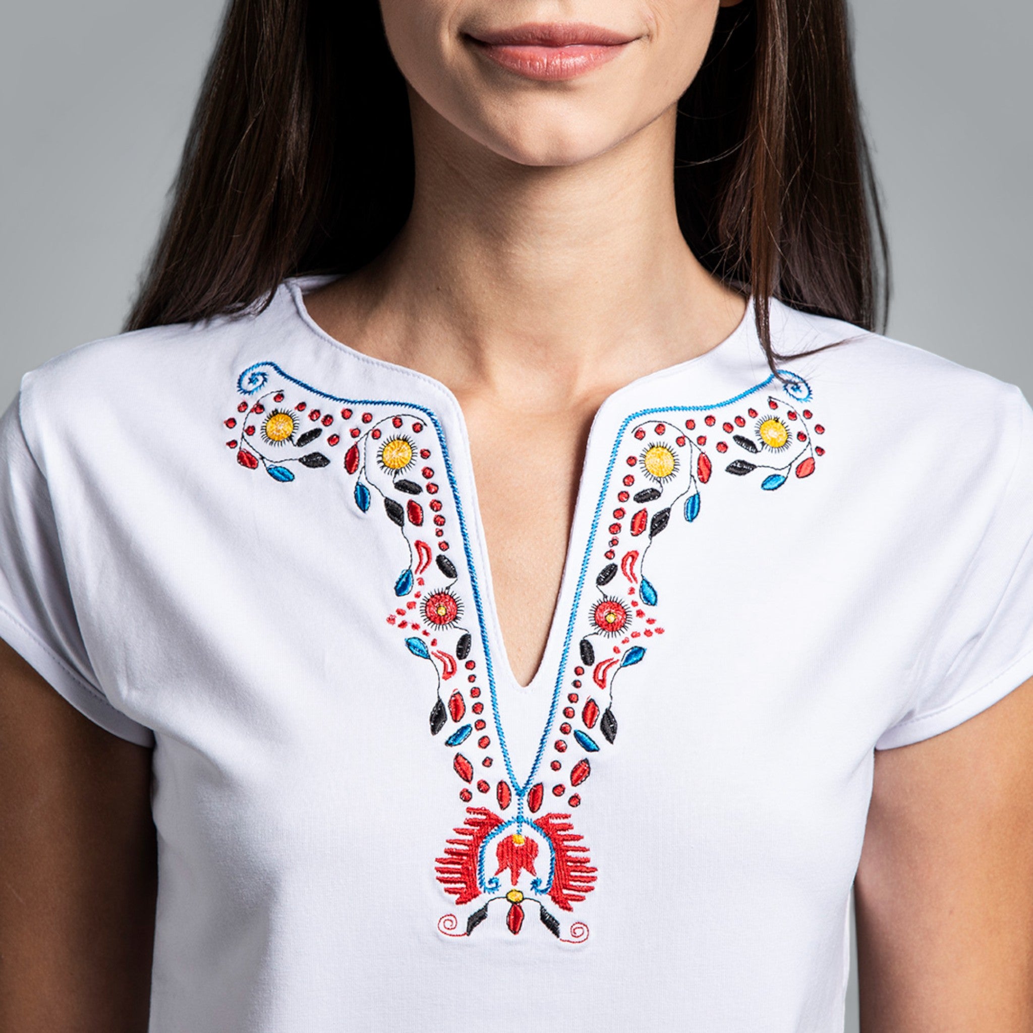 Тениска с V-деколте "Плодородие"