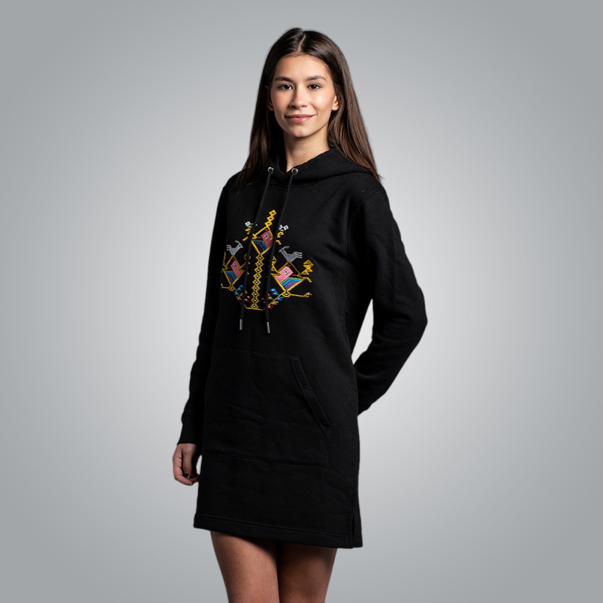 Дълга блуза с качулка "Пилета"