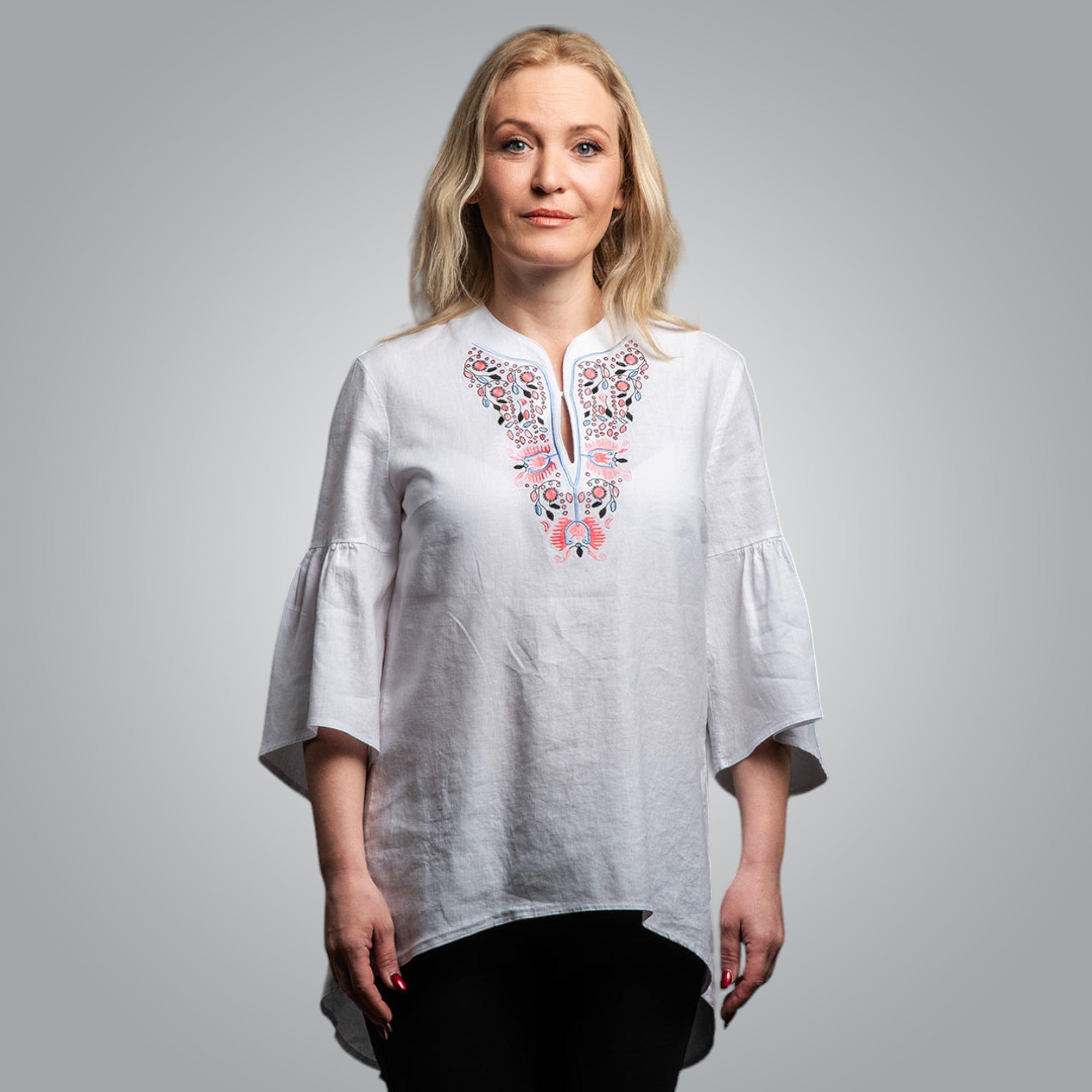 Дамска риза "Плодородие" в пастелни тонове